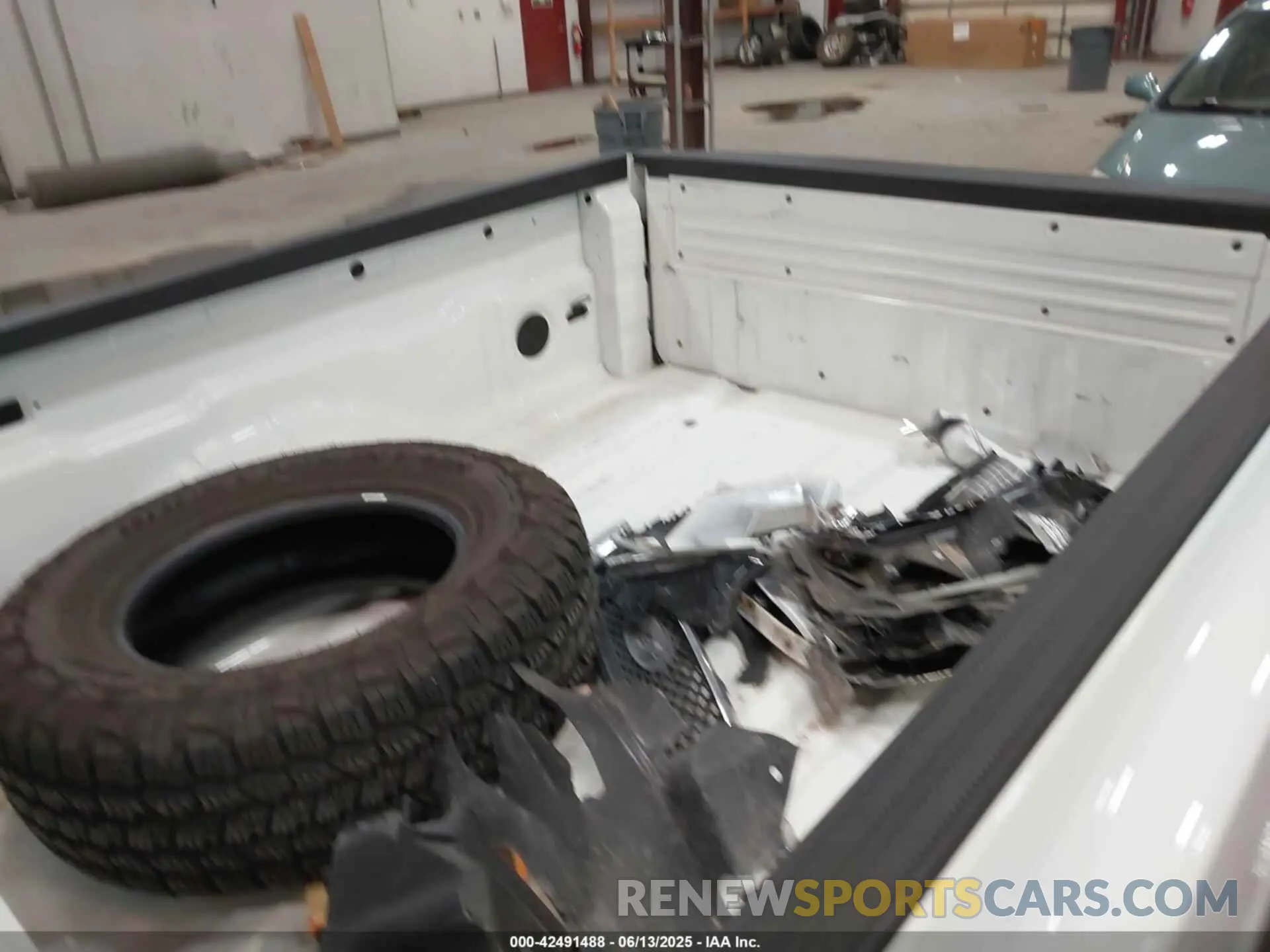 12 Photograph of a damaged car 1N6ED1CM3RN671481 NISSAN FRONTIER 2024