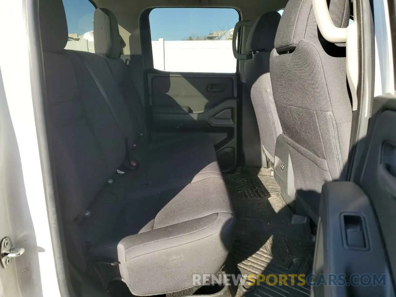 10 Photograph of a damaged car 1N6ED1EJ1RN643746 NISSAN FRONTIER 2024