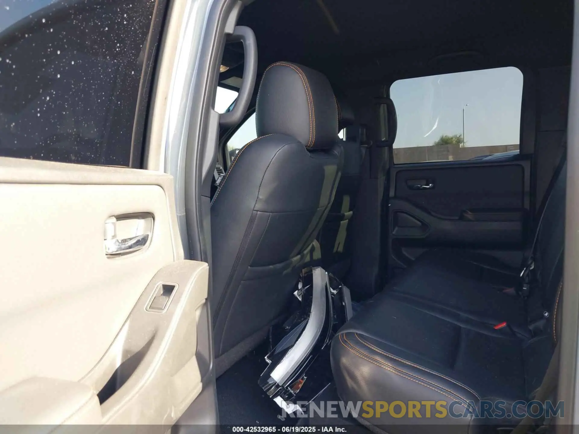 8 Photograph of a damaged car 1N6ED1EJ2RN665075 NISSAN FRONTIER 2024
