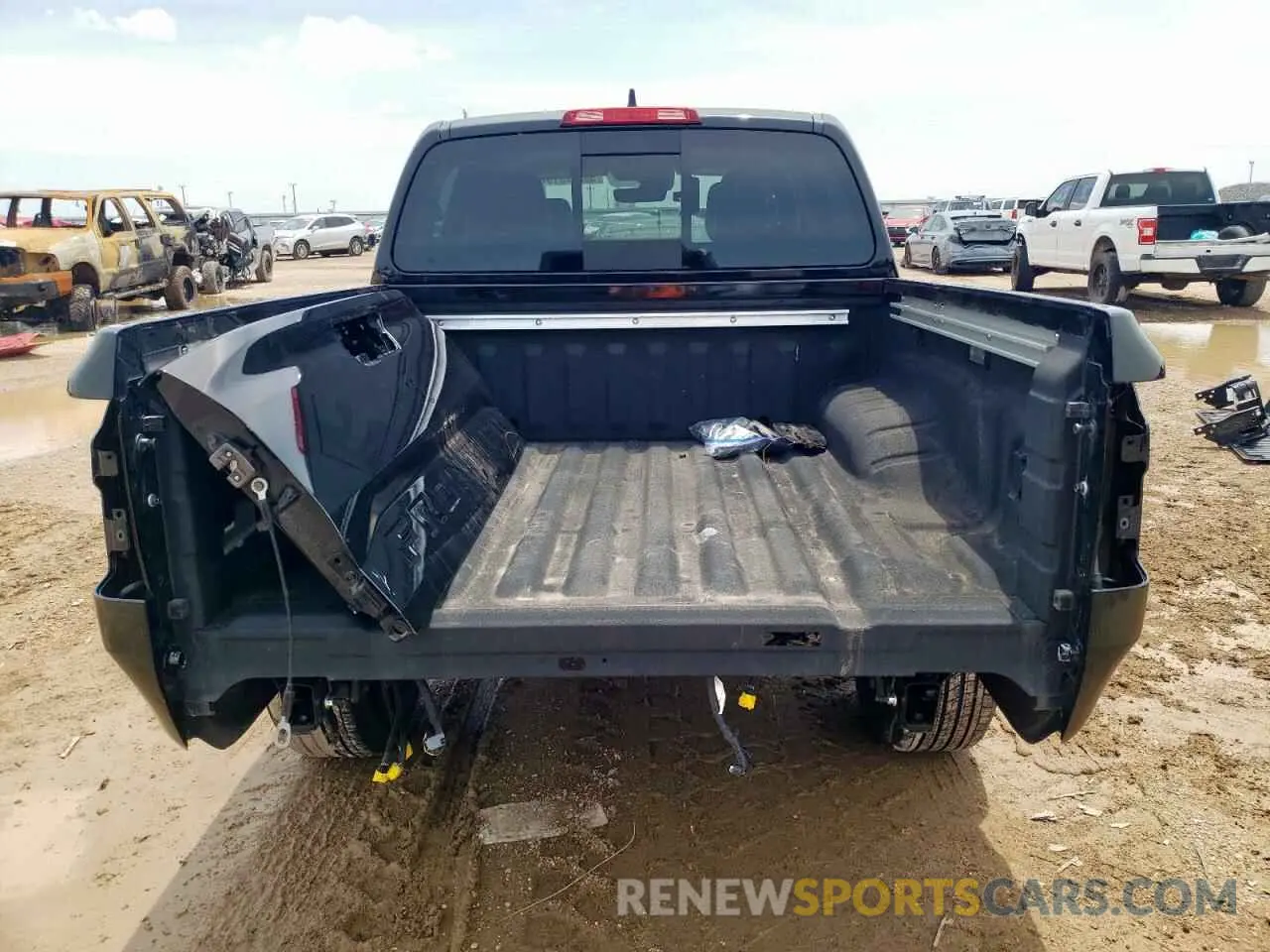 6 Photograph of a damaged car 1N6ED1EJ5RN669959 NISSAN FRONTIER 2024