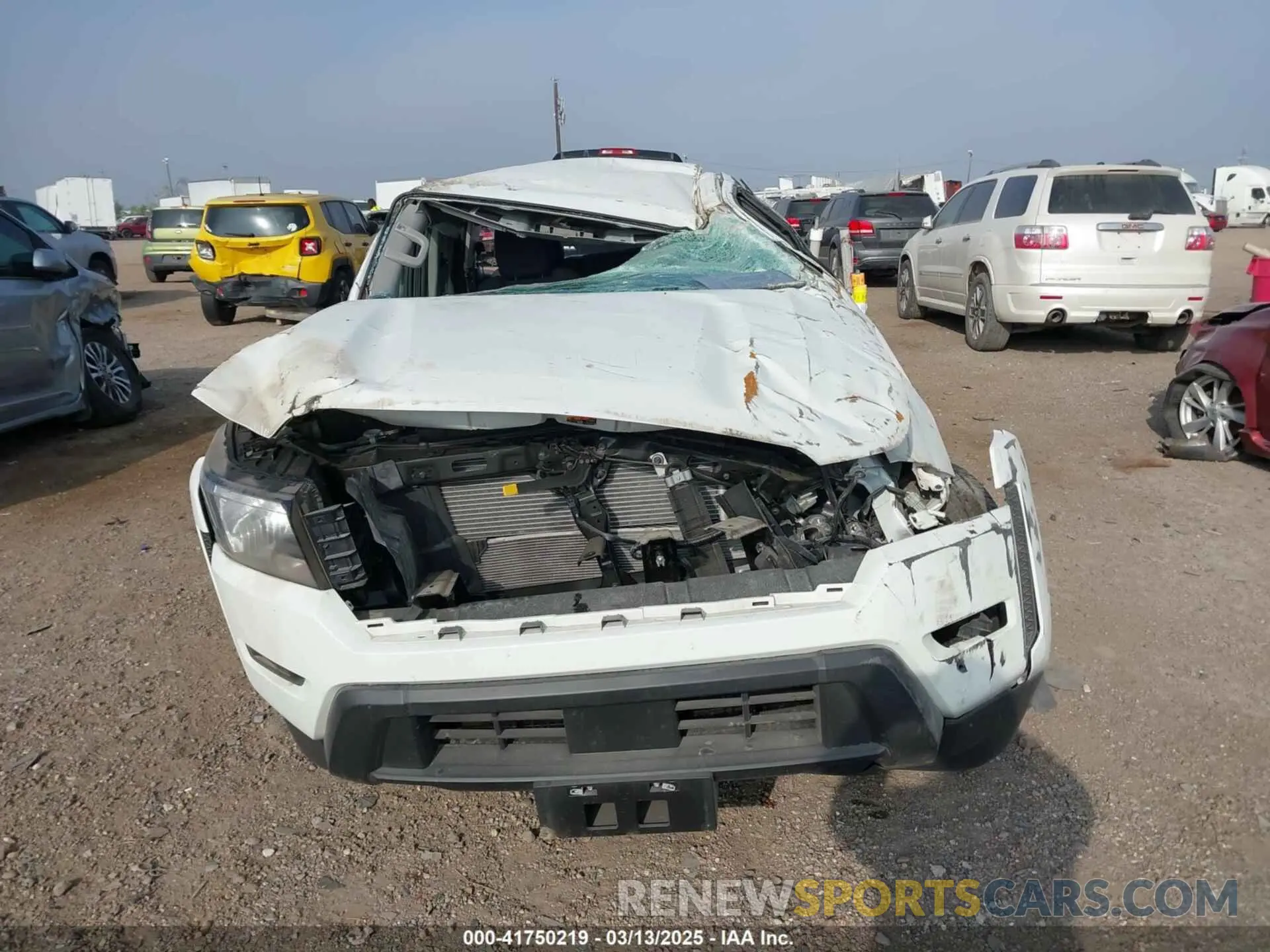 12 Photograph of a damaged car 1N6ED1EJ8RN638222 NISSAN FRONTIER 2024