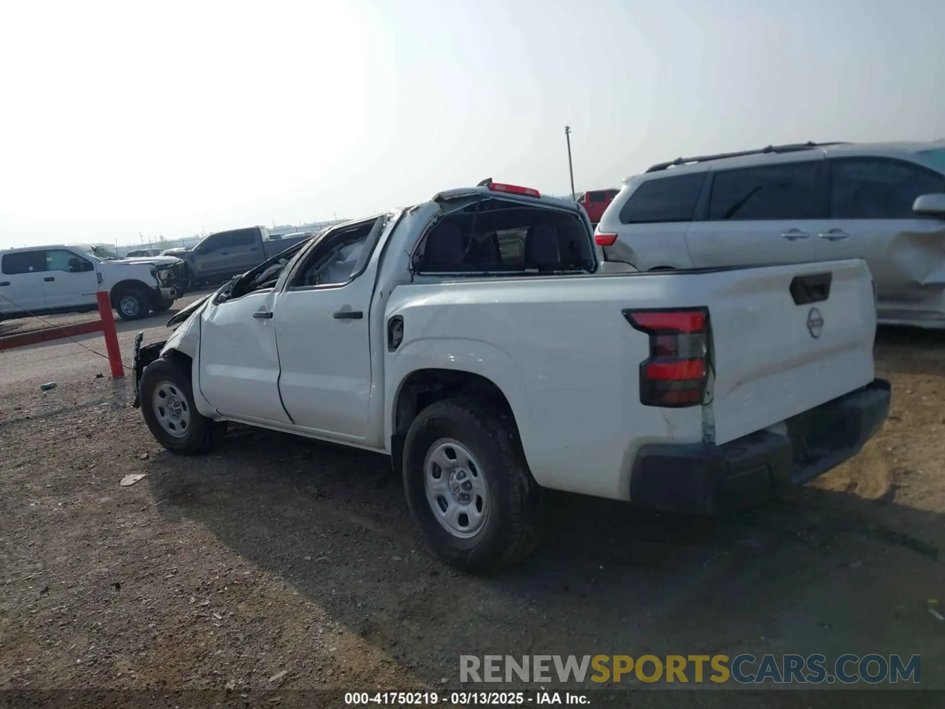 14 Photograph of a damaged car 1N6ED1EJ8RN638222 NISSAN FRONTIER 2024
