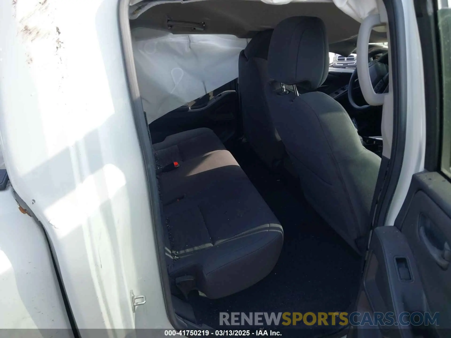 8 Photograph of a damaged car 1N6ED1EJ8RN638222 NISSAN FRONTIER 2024