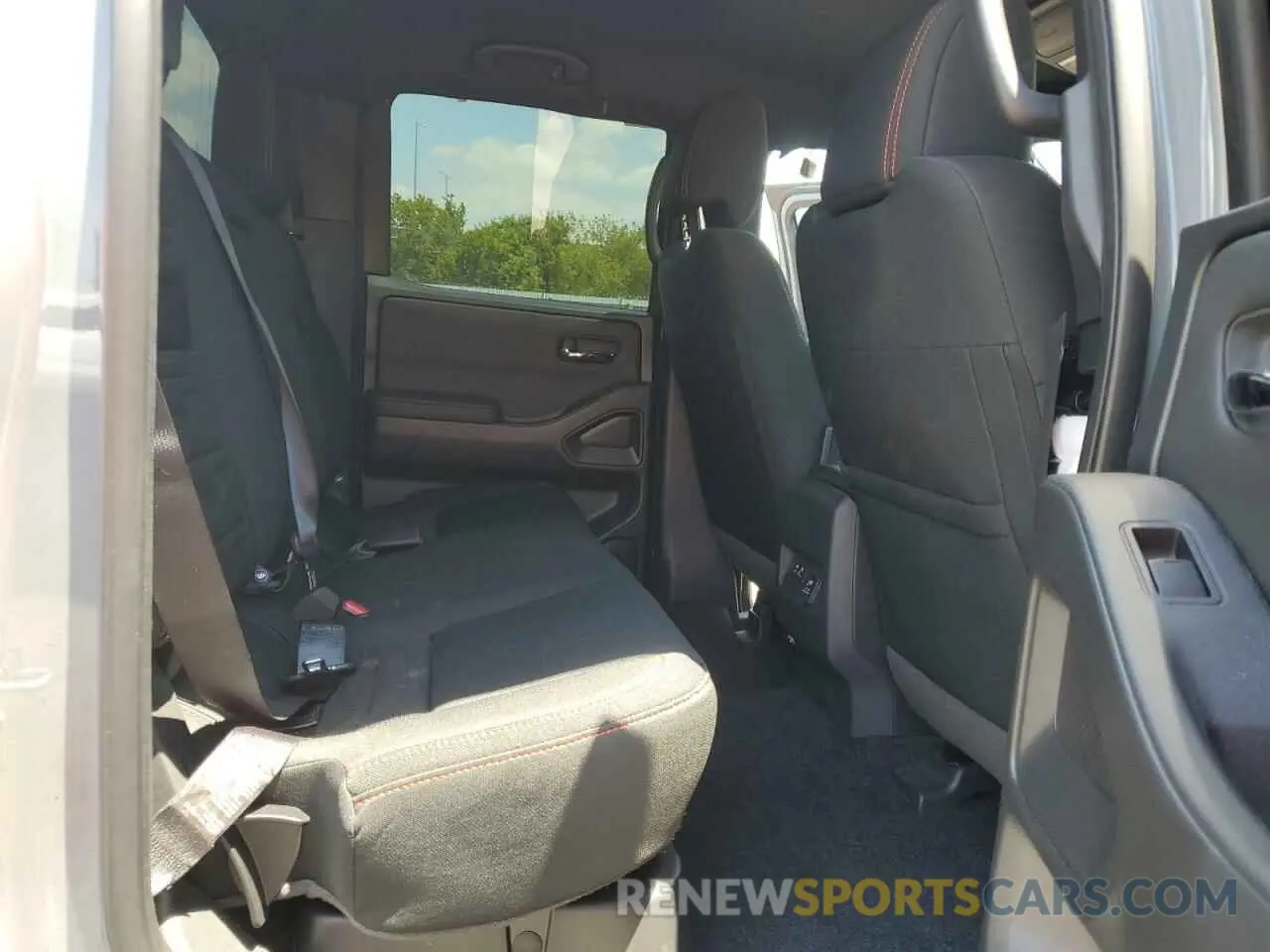 10 Photograph of a damaged car 1N6ED1EJ9RN624121 NISSAN FRONTIER 2024