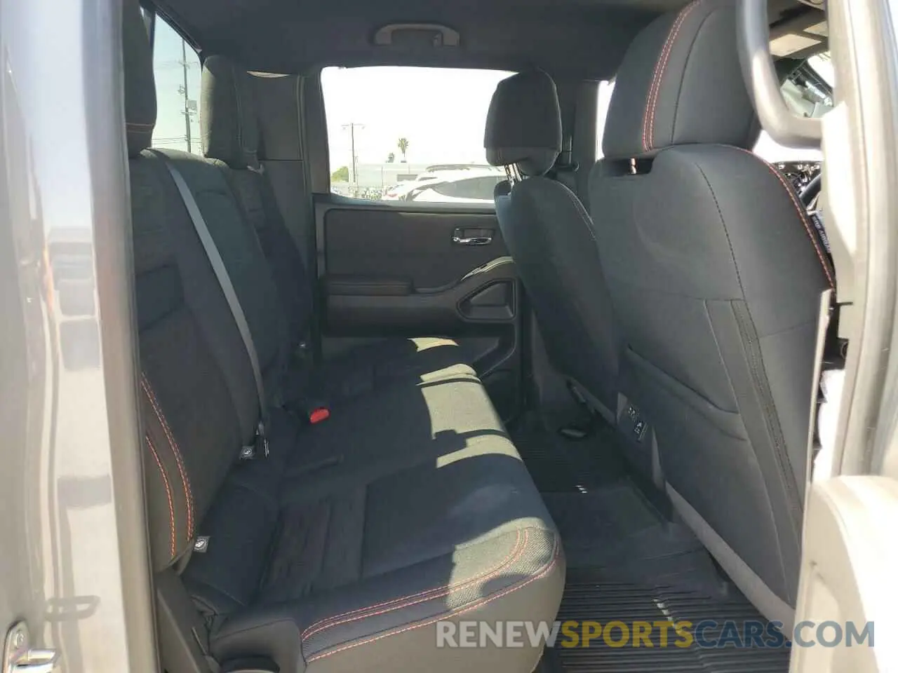 10 Photograph of a damaged car 1N6ED1EJXRN614536 NISSAN FRONTIER 2024