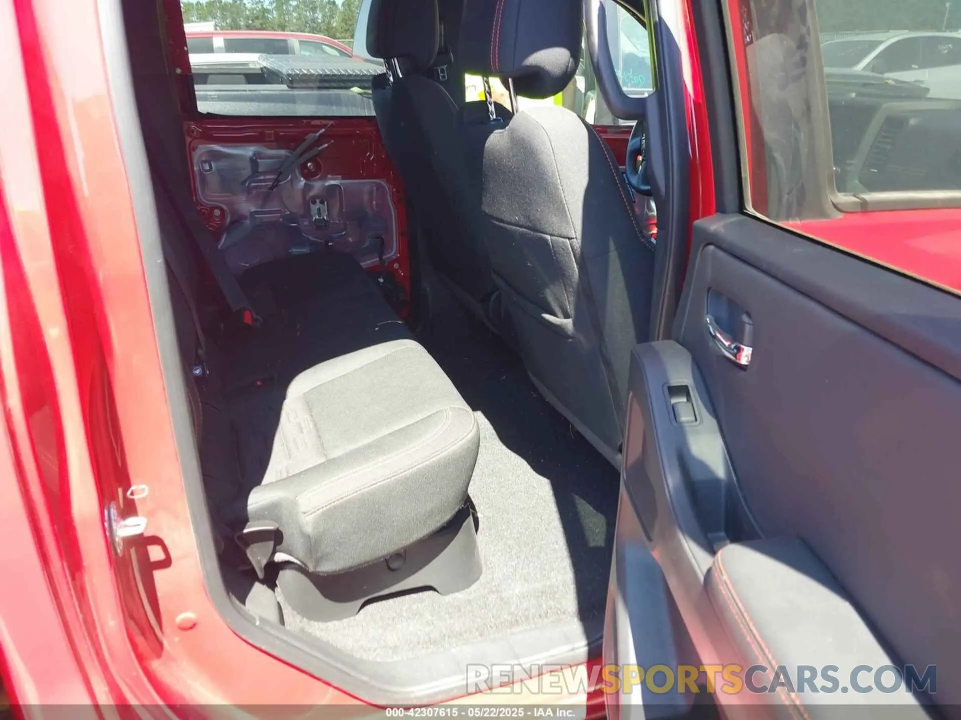 8 Photograph of a damaged car 1N6ED1EJXRN625455 NISSAN FRONTIER 2024