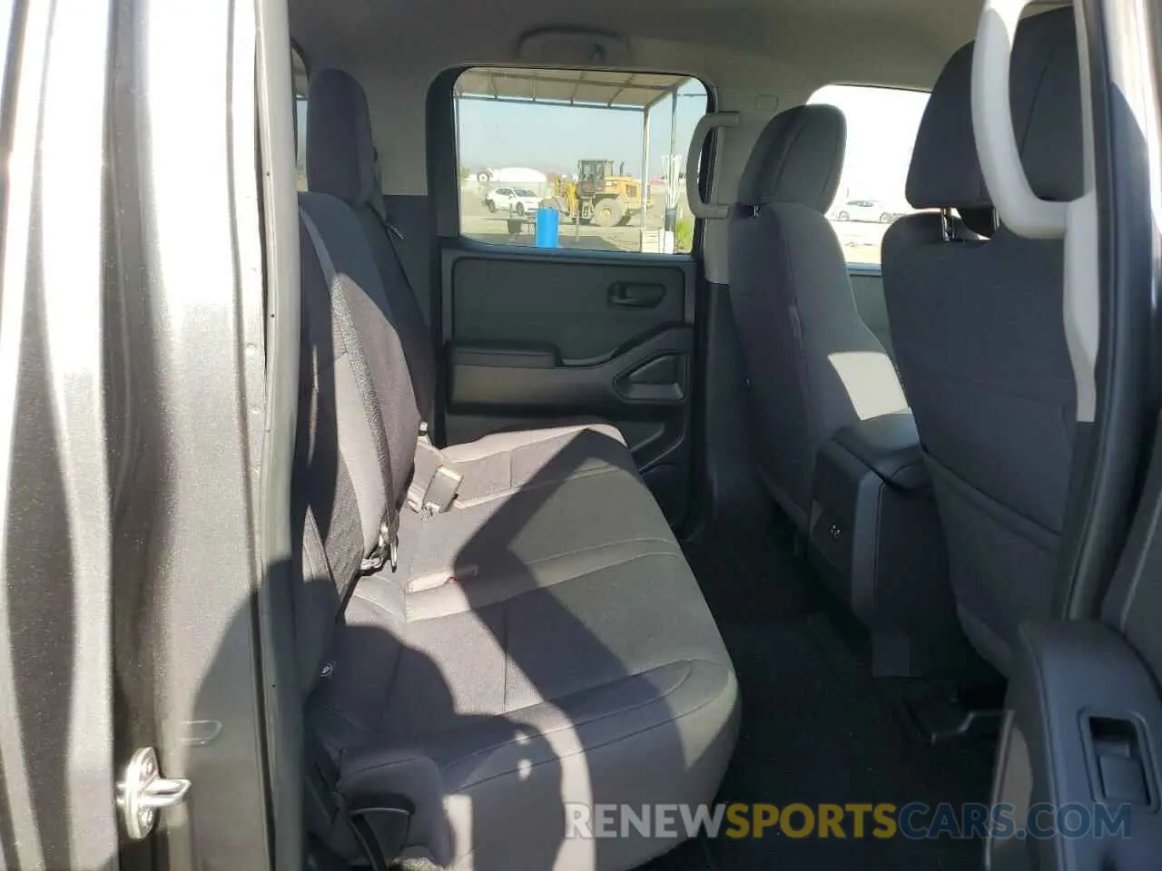 10 Photograph of a damaged car 1N6ED1EJXRN671464 NISSAN FRONTIER 2024