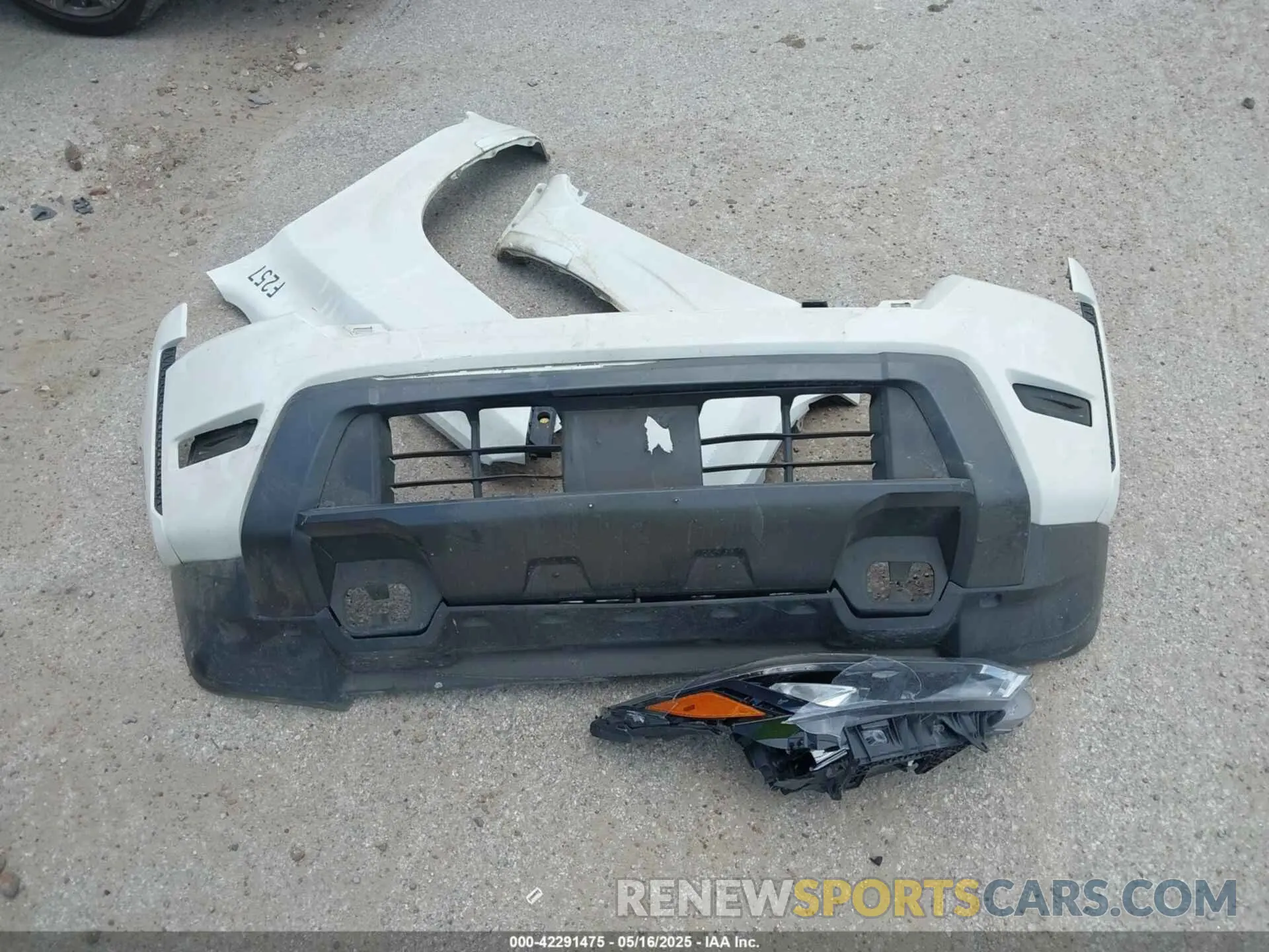 12 Photograph of a damaged car 1N6ED1EK1RN626812 NISSAN FRONTIER 2024