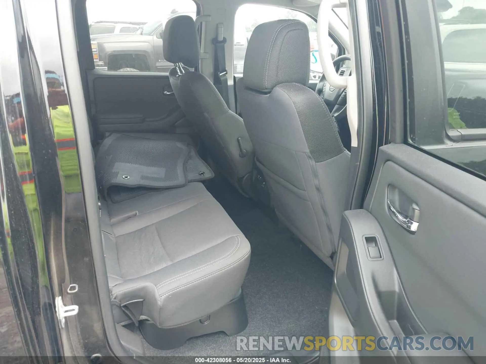 8 Photograph of a damaged car 1N6ED1EK2RN627094 NISSAN FRONTIER 2024