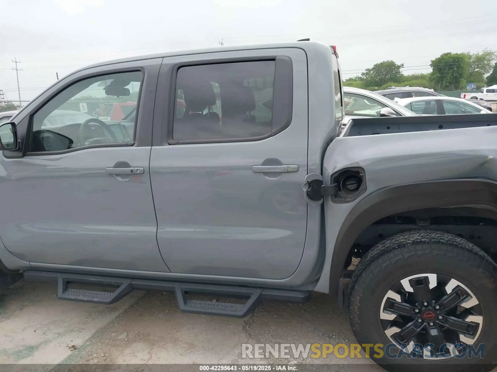 14 Photograph of a damaged car 1N6ED1EK2RN630822 NISSAN FRONTIER 2024