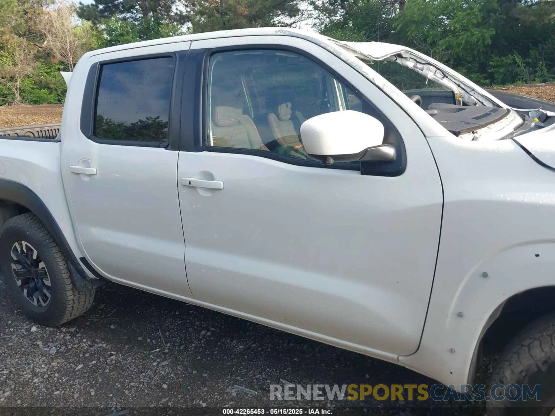 14 Photograph of a damaged car 1N6ED1EK2RN656501 NISSAN FRONTIER 2024