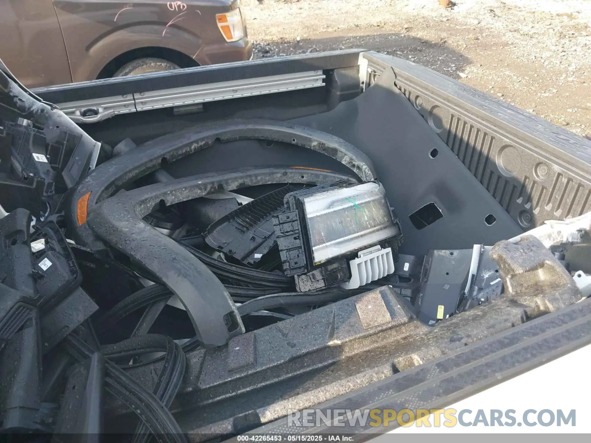 19 Photograph of a damaged car 1N6ED1EK2RN656501 NISSAN FRONTIER 2024