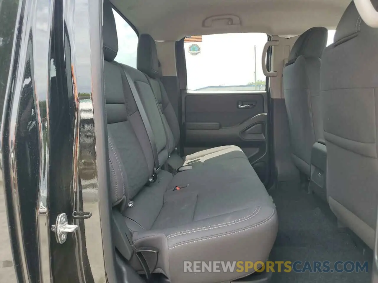 10 Photograph of a damaged car 1N6ED1EK5RN641782 NISSAN FRONTIER 2024