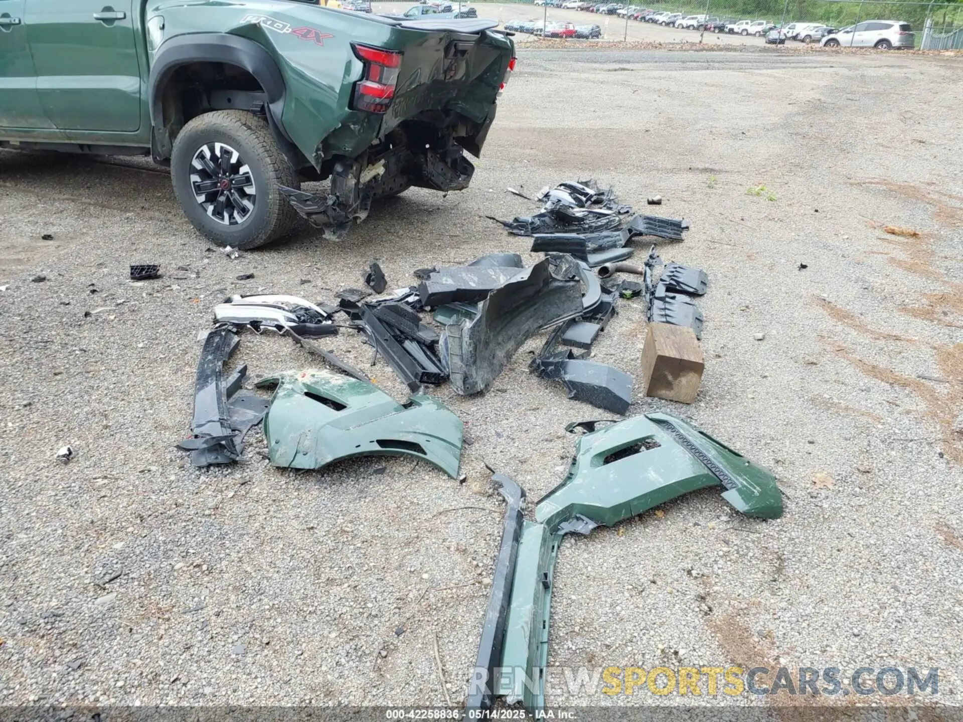 12 Photograph of a damaged car 1N6ED1EK5RN660090 NISSAN FRONTIER 2024
