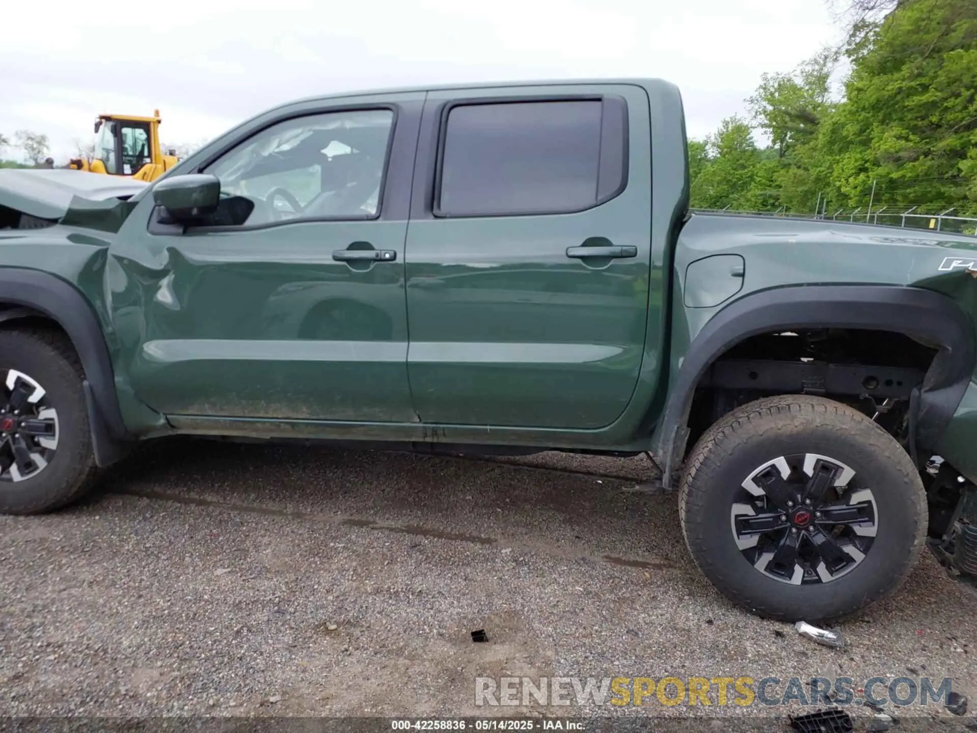 15 Photograph of a damaged car 1N6ED1EK5RN660090 NISSAN FRONTIER 2024