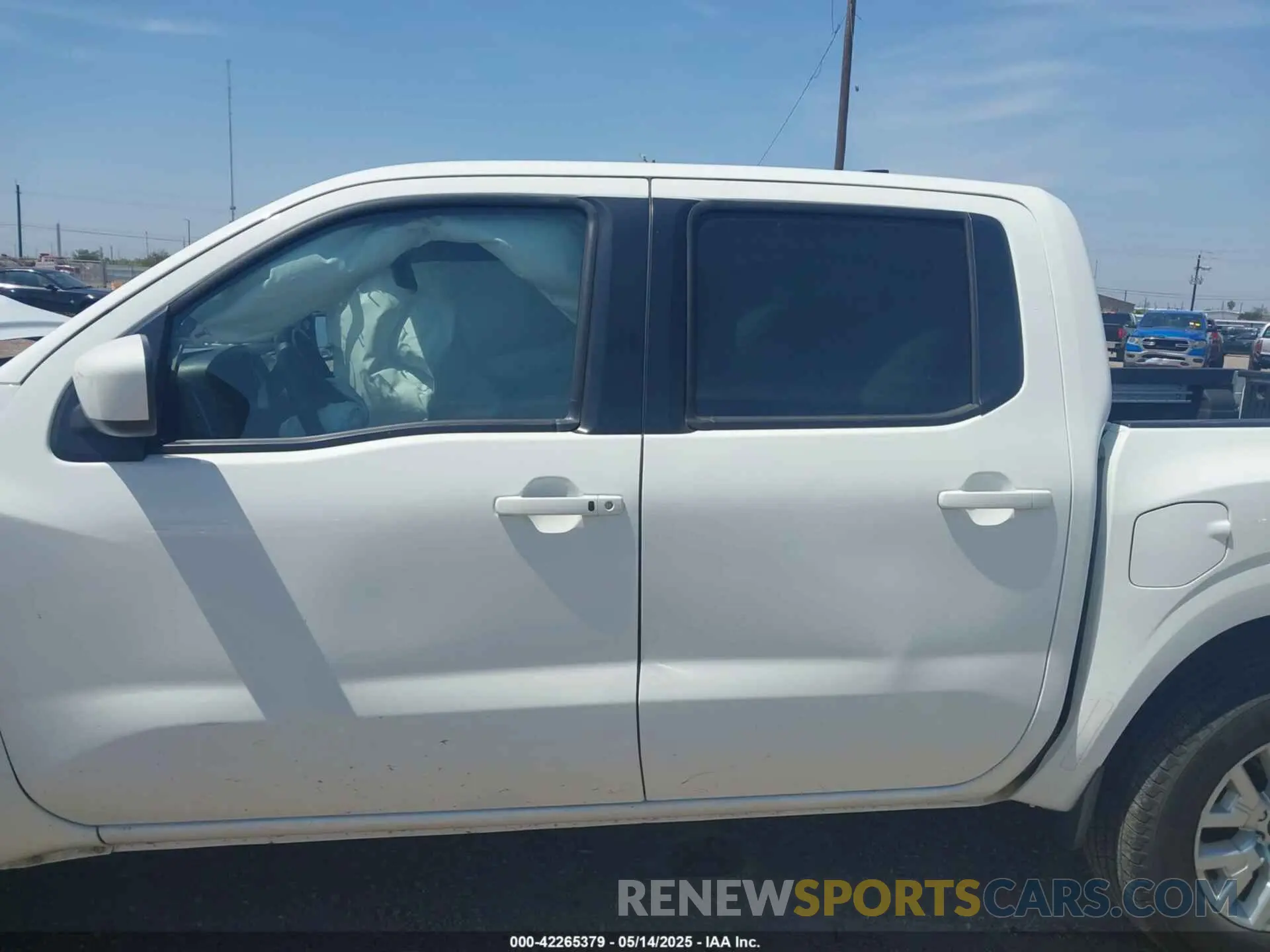 14 Photograph of a damaged car 1N6ED1EK6RN630581 NISSAN FRONTIER 2024