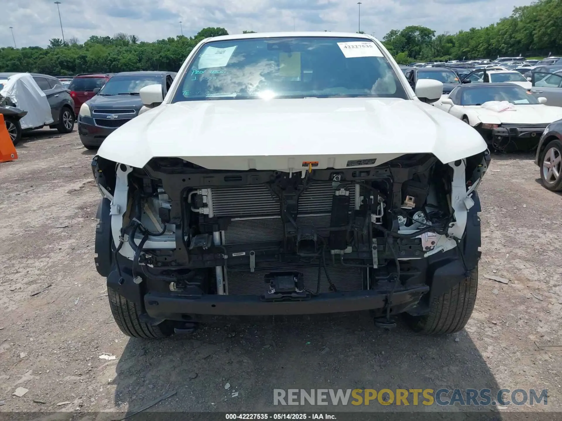 6 Photograph of a damaged car 1N6ED1EK9RN633202 NISSAN FRONTIER 2024