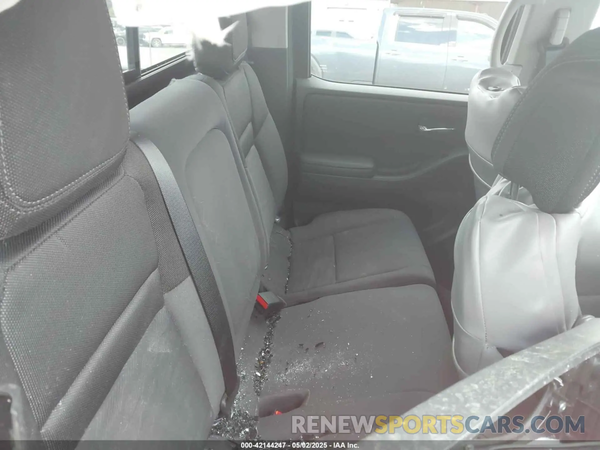 8 Photograph of a damaged car 1N6ED1EKXRN601679 NISSAN FRONTIER 2024