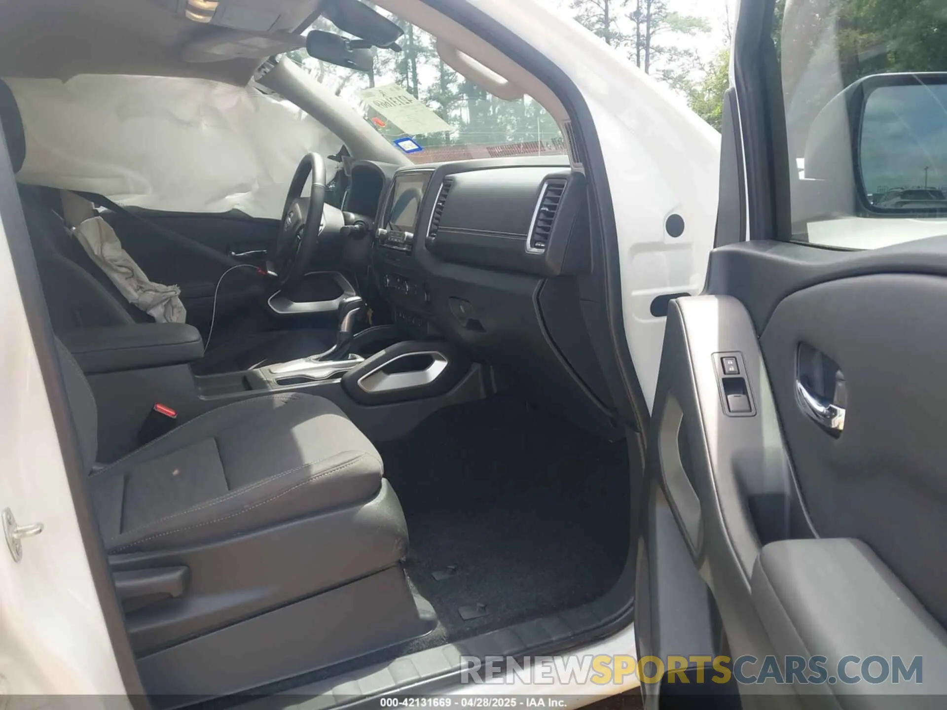 5 Photograph of a damaged car 1N6ED1FJ5RN659866 NISSAN FRONTIER 2024