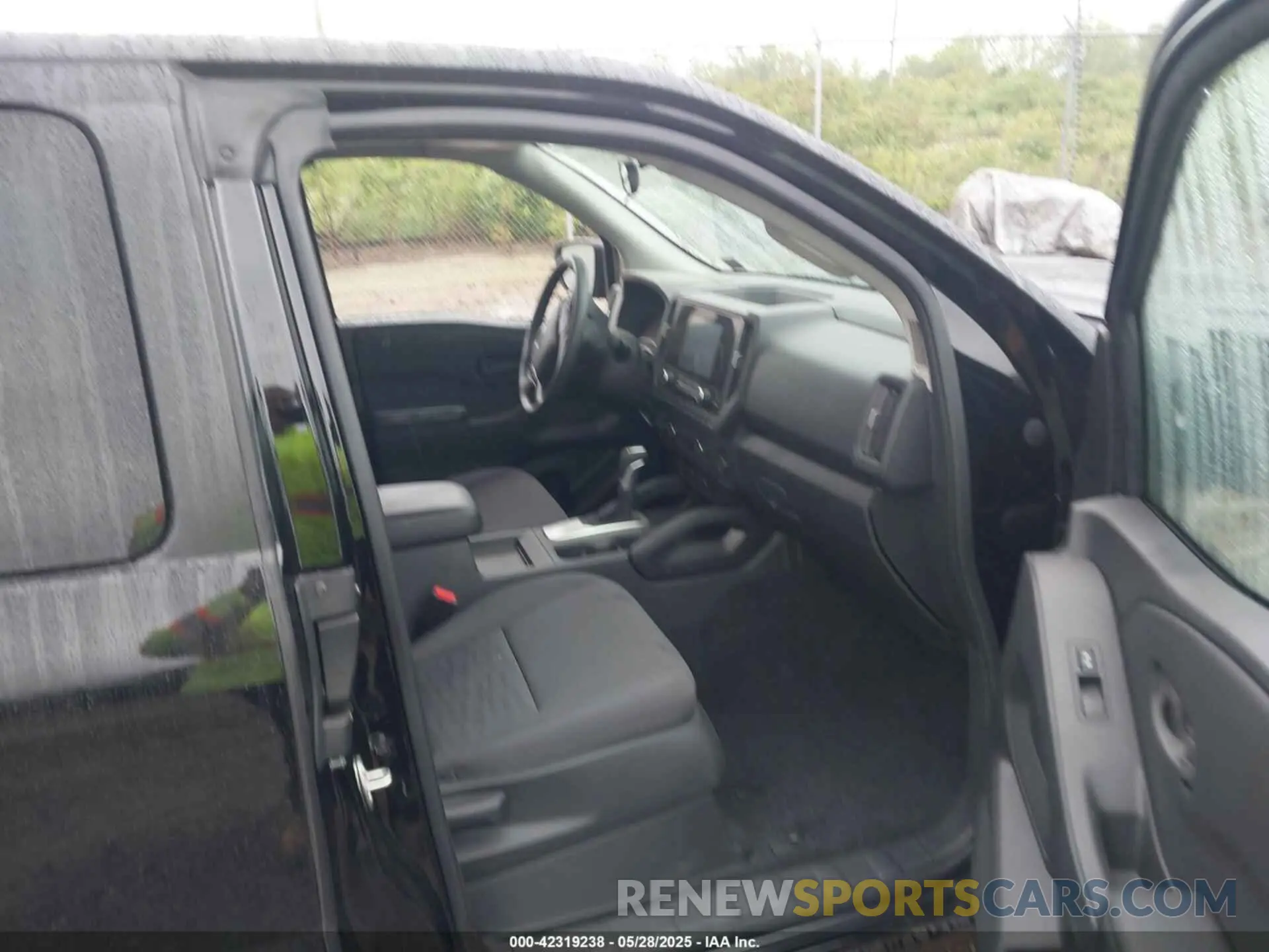 5 Photograph of a damaged car 1N6ED1CM6SN622362 NISSAN FRONTIER 2025