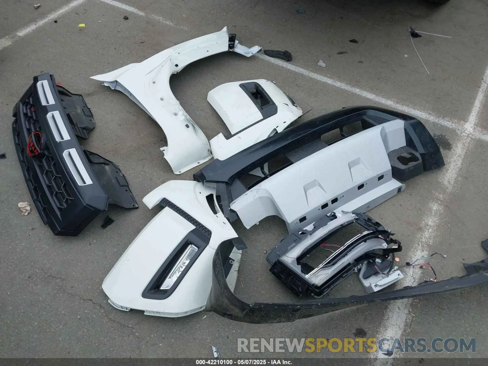 12 Photograph of a damaged car 1N6ED1EJ8SN610734 NISSAN FRONTIER 2025