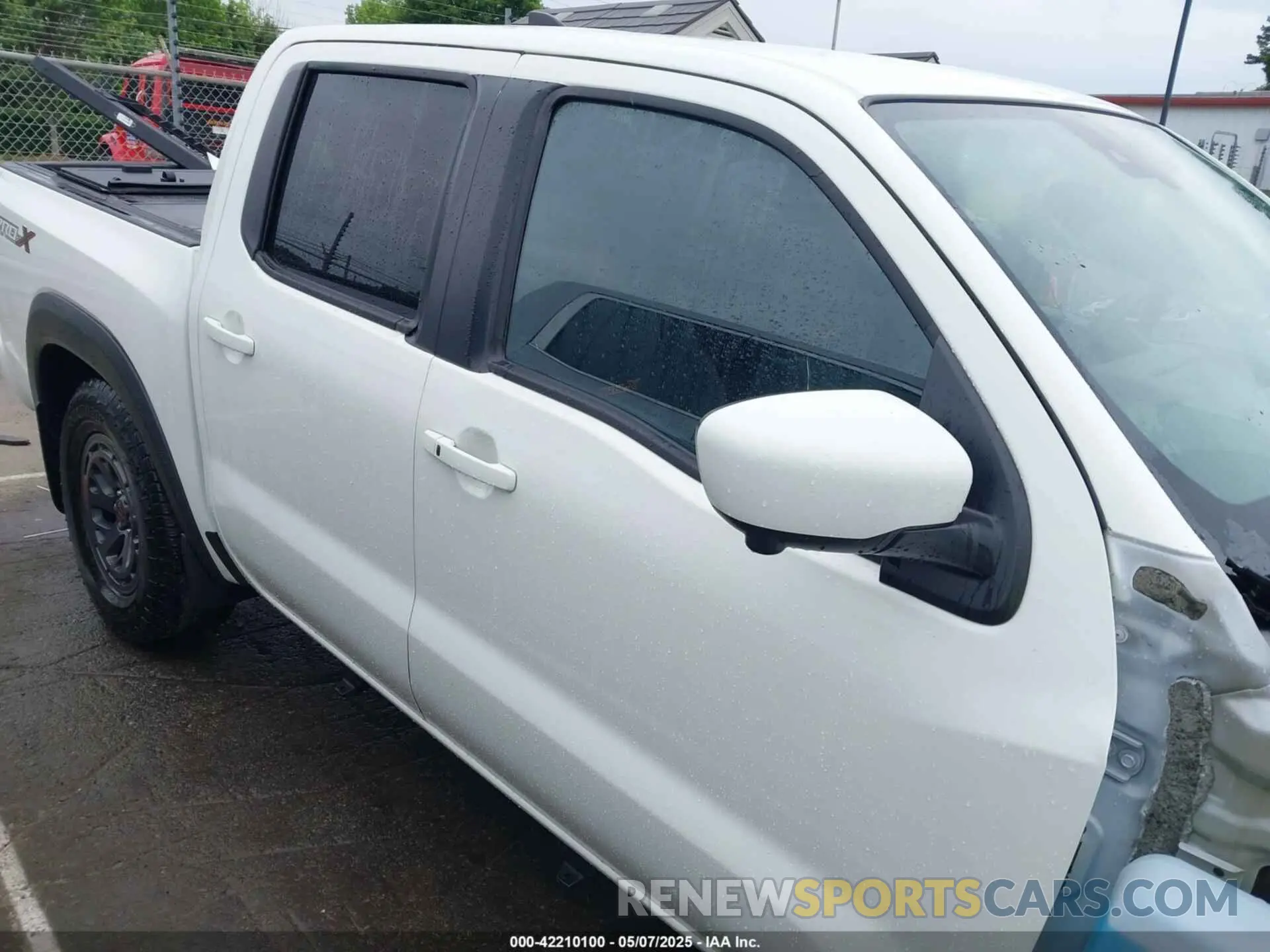 14 Photograph of a damaged car 1N6ED1EJ8SN610734 NISSAN FRONTIER 2025