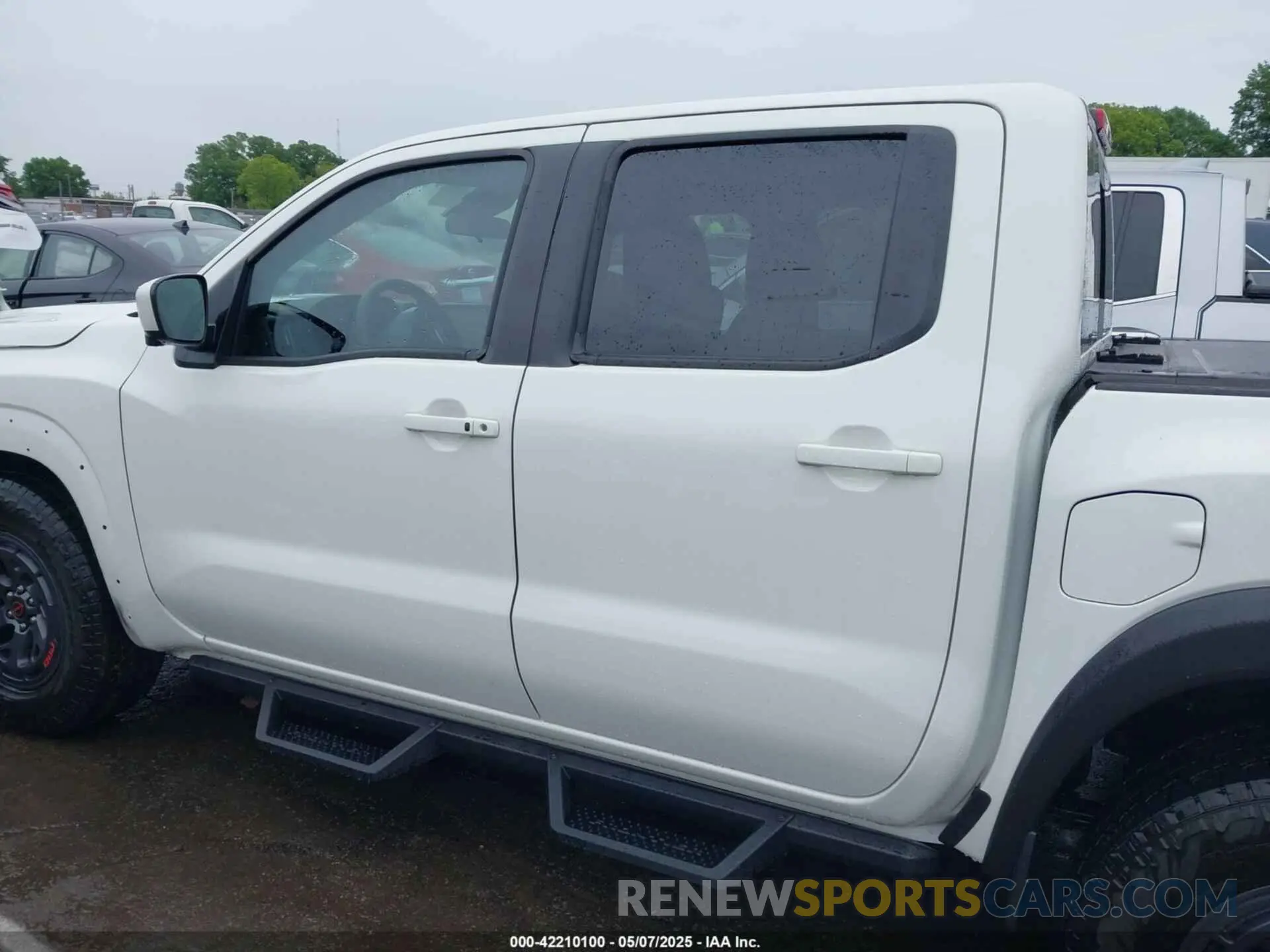 15 Photograph of a damaged car 1N6ED1EJ8SN610734 NISSAN FRONTIER 2025