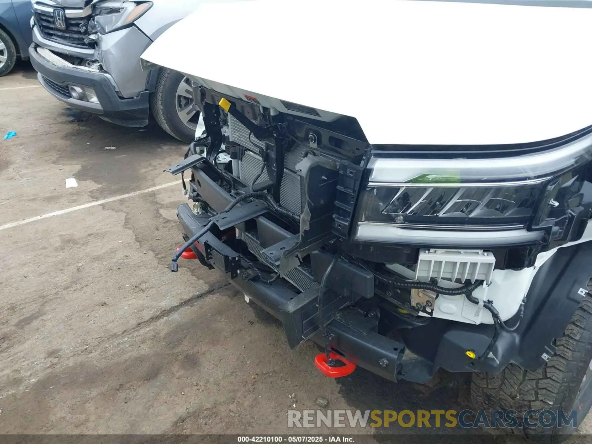18 Photograph of a damaged car 1N6ED1EJ8SN610734 NISSAN FRONTIER 2025