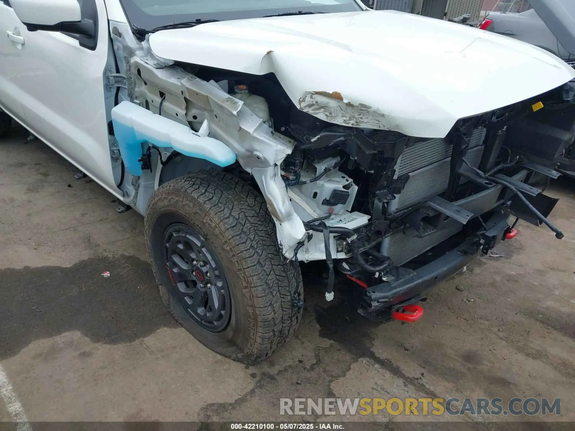 6 Photograph of a damaged car 1N6ED1EJ8SN610734 NISSAN FRONTIER 2025