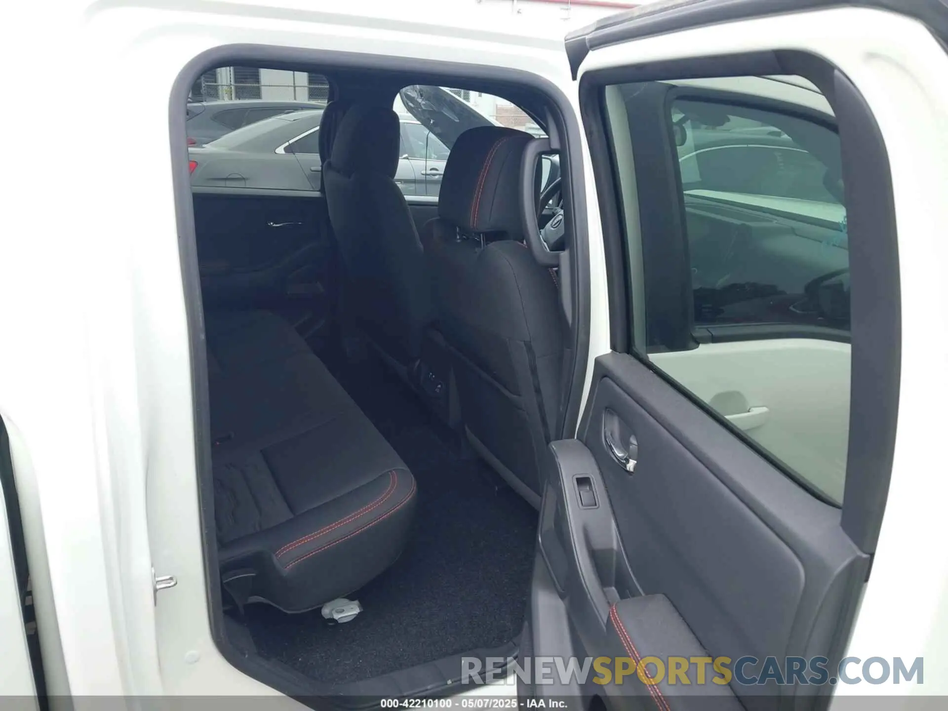 8 Photograph of a damaged car 1N6ED1EJ8SN610734 NISSAN FRONTIER 2025