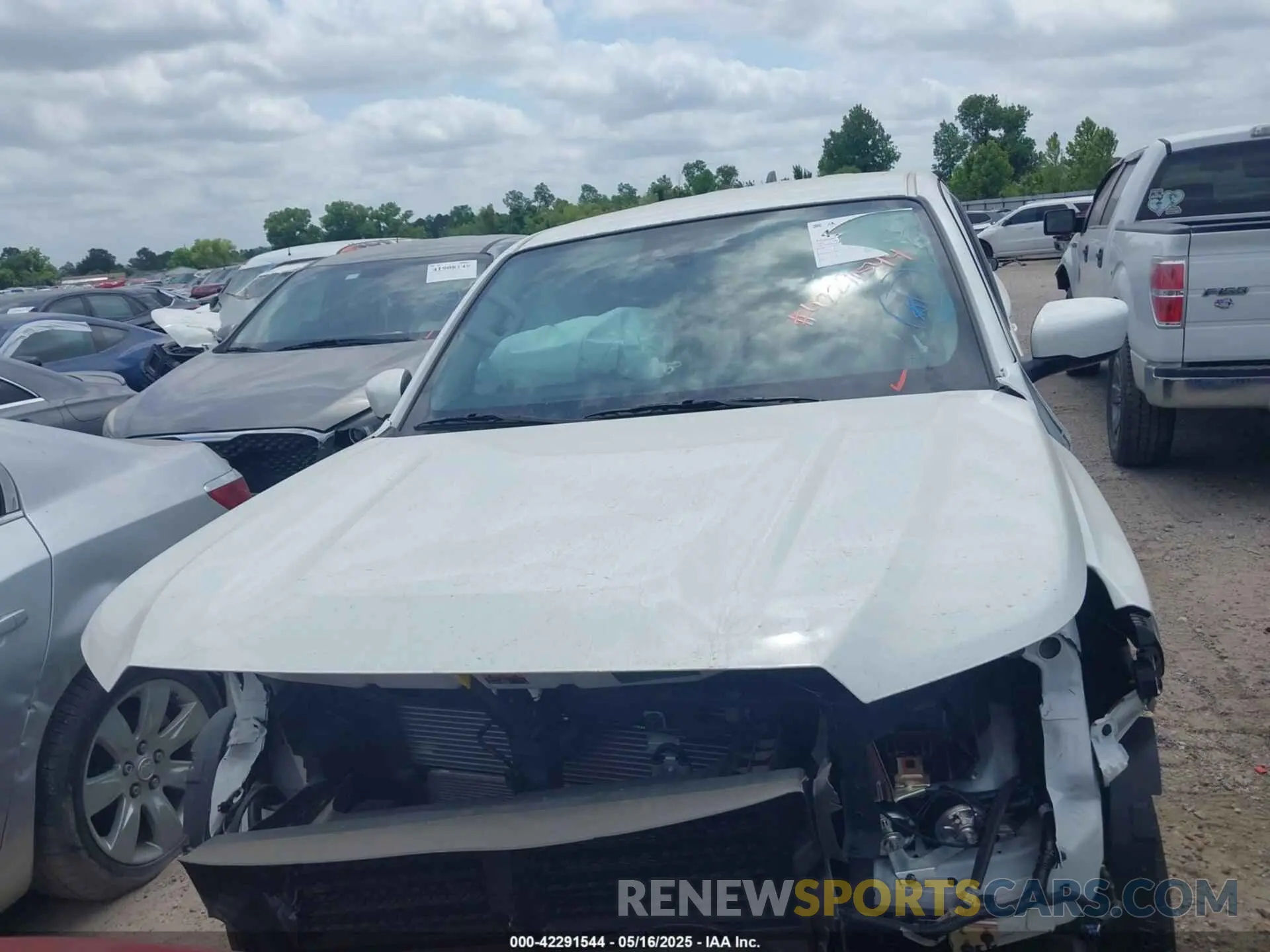 11 Photograph of a damaged car 1N6ED1EJ9SN607017 NISSAN FRONTIER 2025
