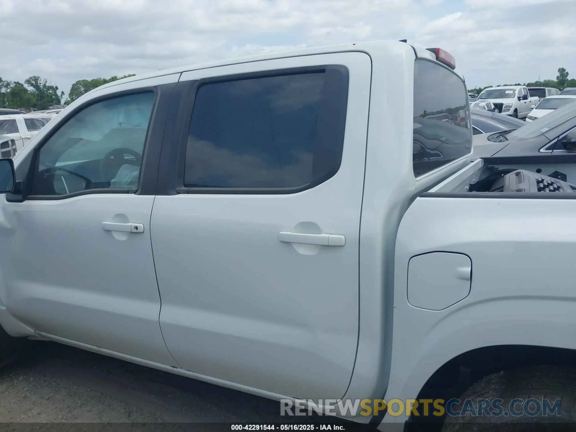 13 Photograph of a damaged car 1N6ED1EJ9SN607017 NISSAN FRONTIER 2025