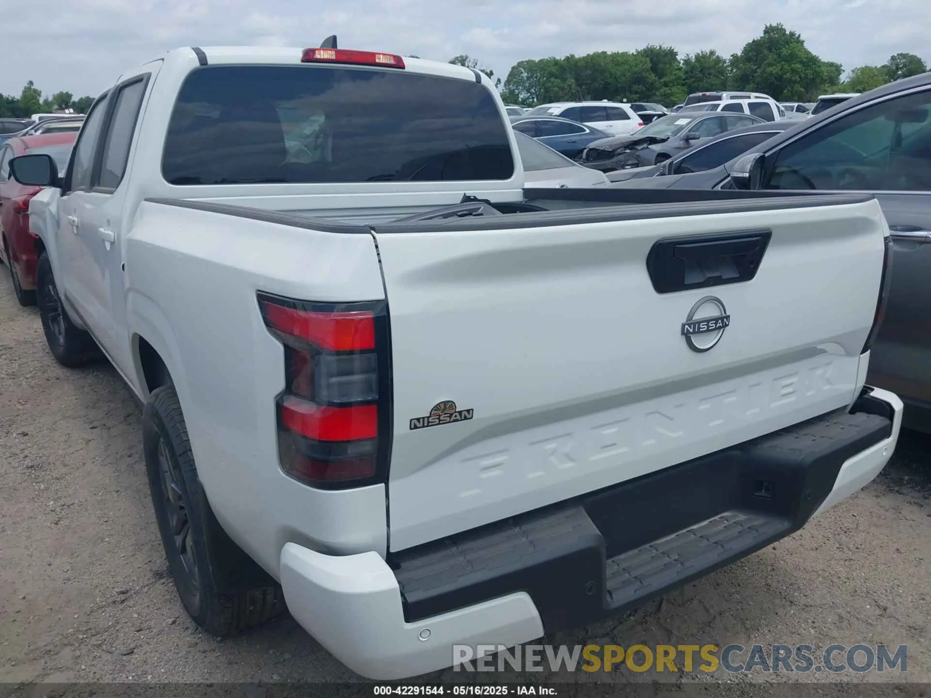 3 Photograph of a damaged car 1N6ED1EJ9SN607017 NISSAN FRONTIER 2025