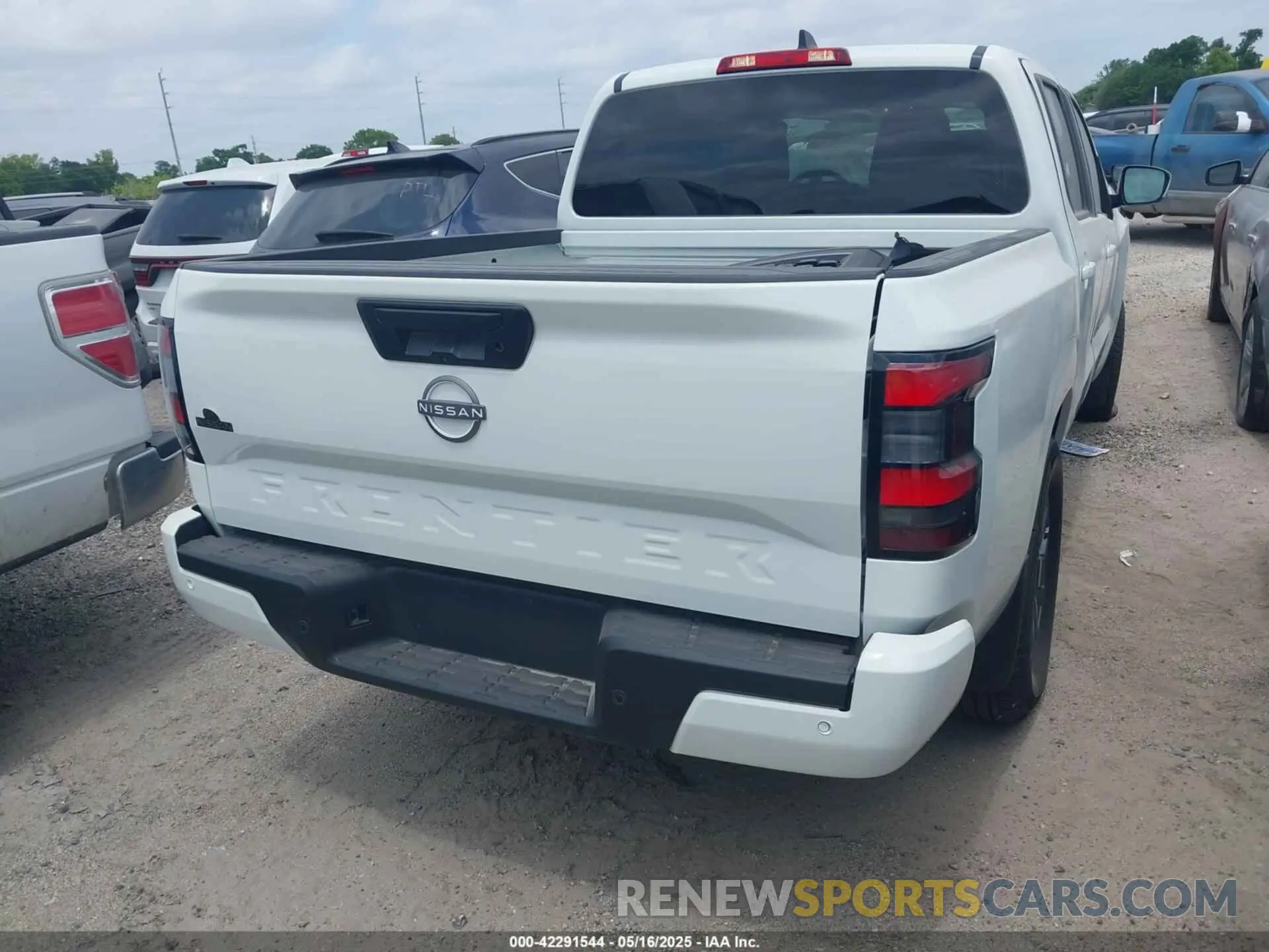 4 Photograph of a damaged car 1N6ED1EJ9SN607017 NISSAN FRONTIER 2025
