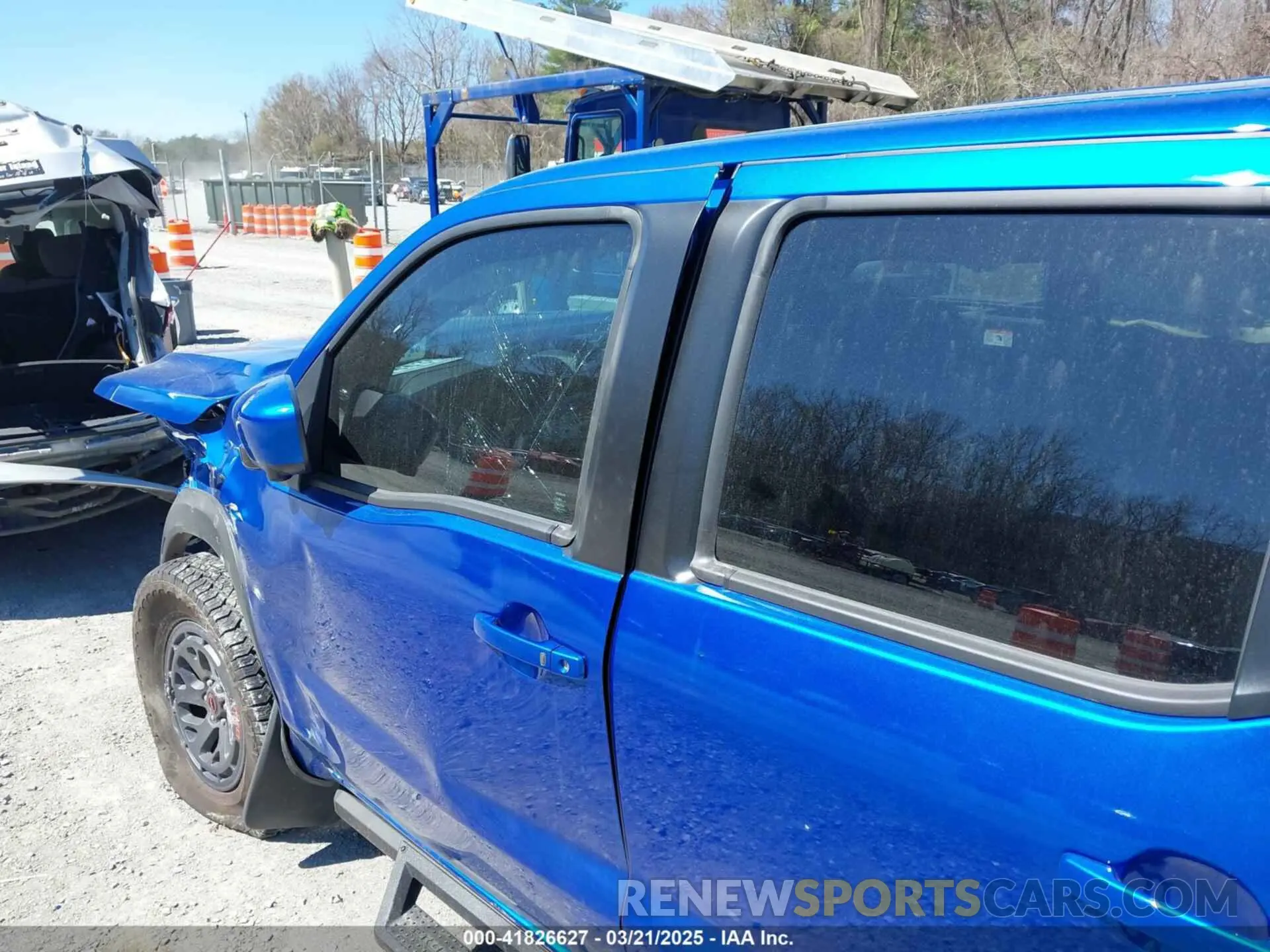19 Photograph of a damaged car 1N6ED1EK0SN614348 NISSAN FRONTIER 2025