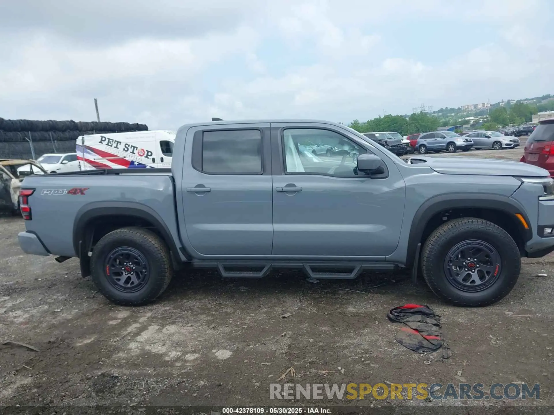 12 Photograph of a damaged car 1N6ED1EK0SN616133 NISSAN FRONTIER 2025