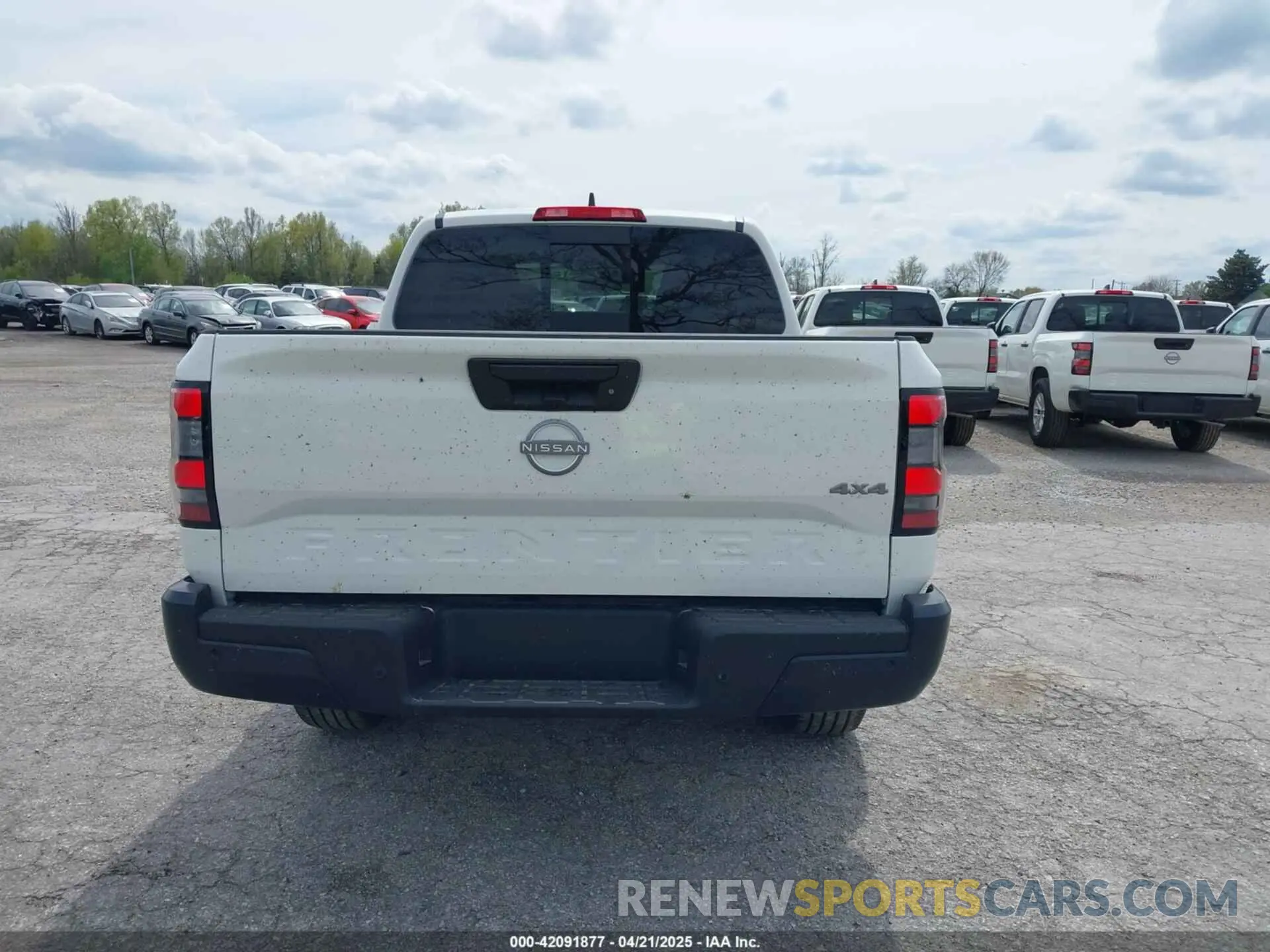 16 Photograph of a damaged car 1N6ED1EK4SN630701 NISSAN FRONTIER 2025