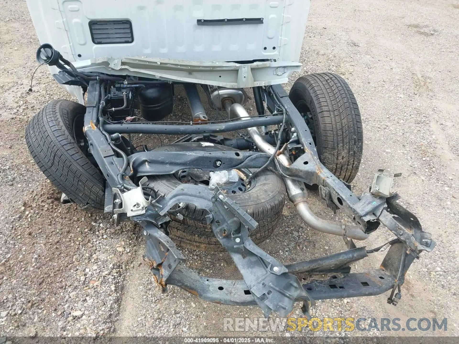 12 Photograph of a damaged car 1N6ED1EKXSN608668 NISSAN FRONTIER 2025