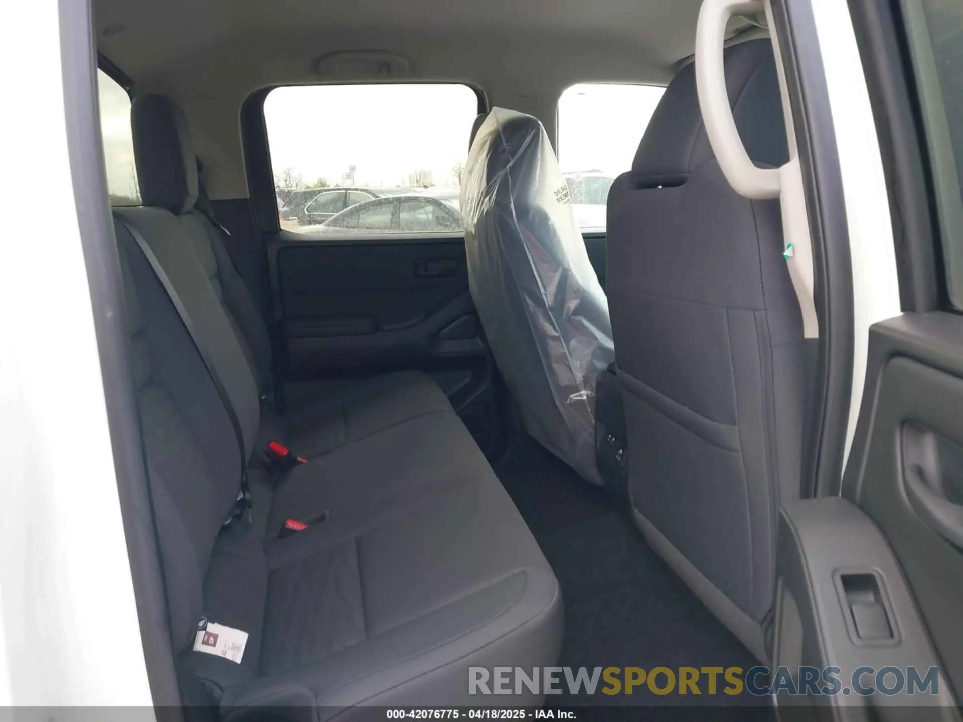 8 Photograph of a damaged car 1N6ED1EKXSN631139 NISSAN FRONTIER 2025