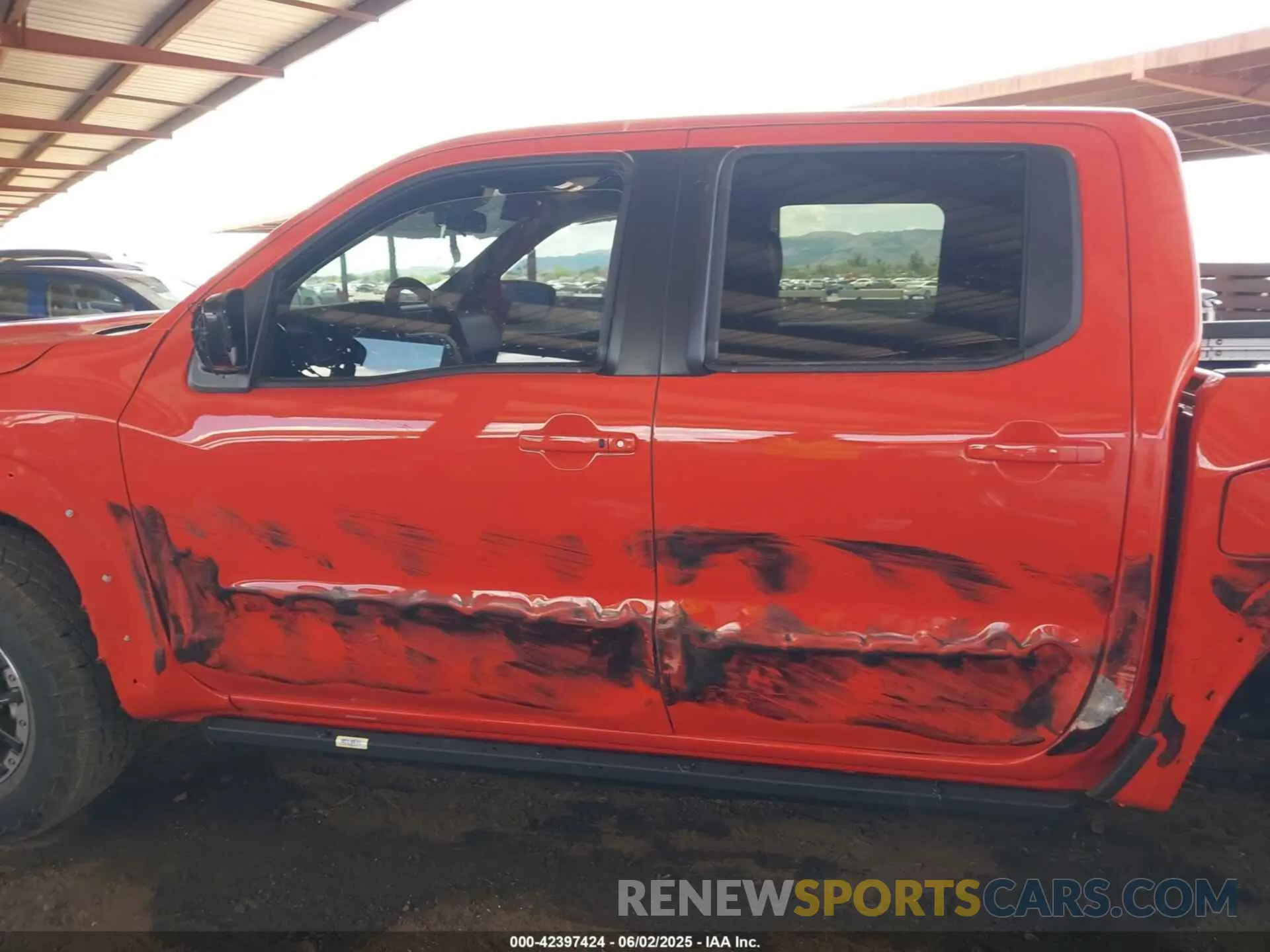 14 Photograph of a damaged car 1NG6ED1ET2SN60942 NISSAN FRONTIER 2025