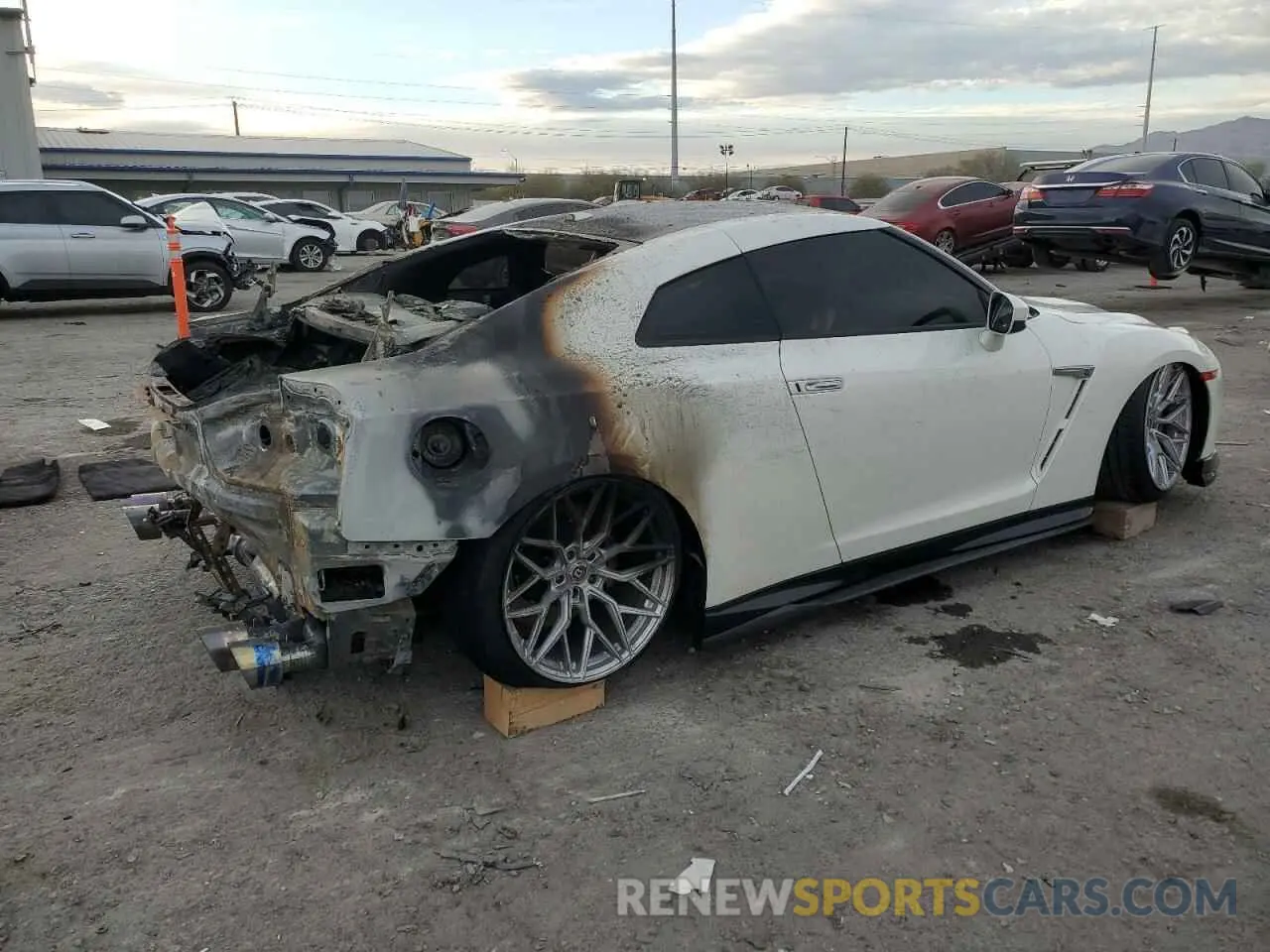 3 Photograph of a damaged car JN1AR5EF7LM100343 NISSAN GTR 2020