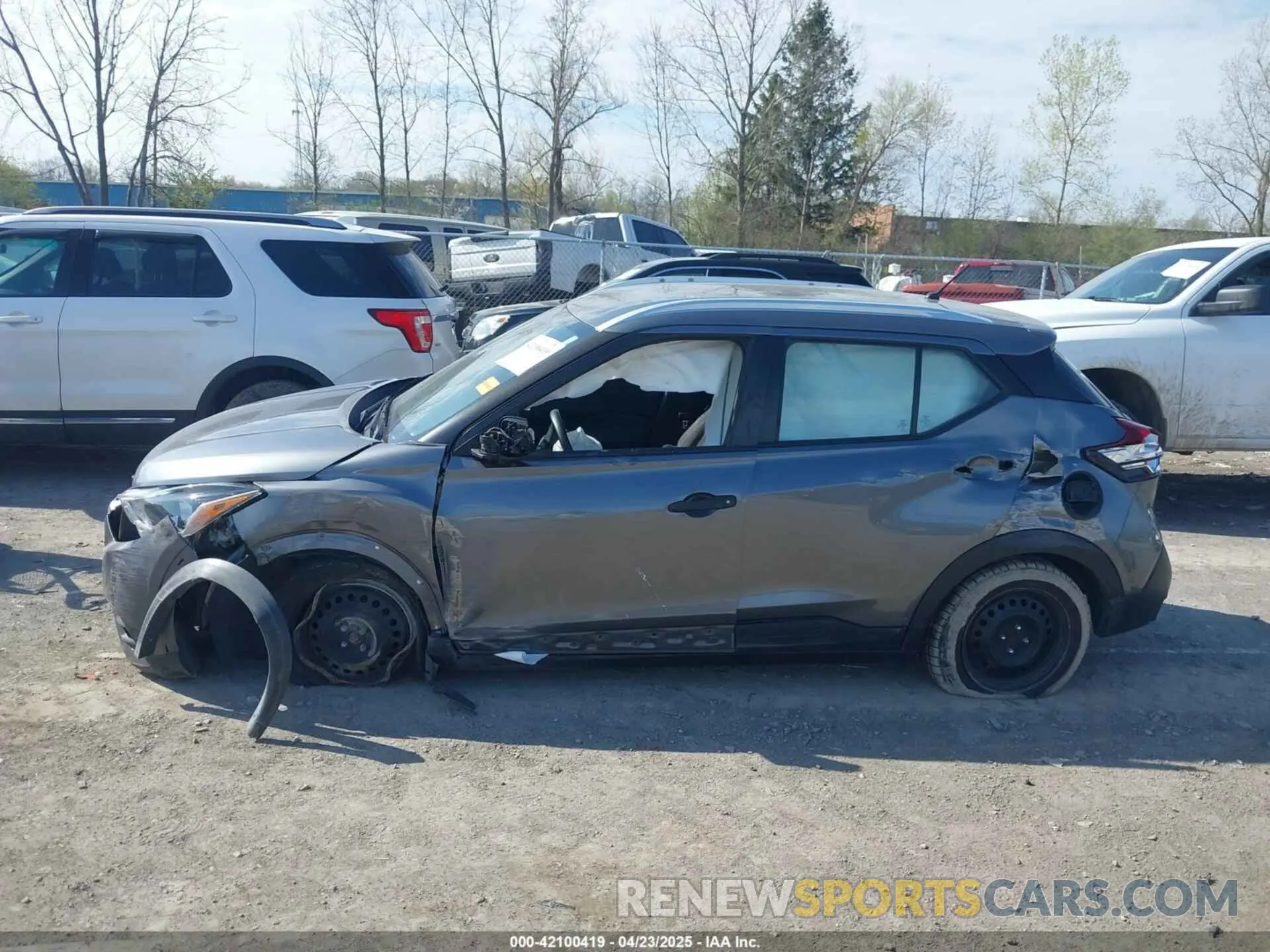 14 Photograph of a damaged car 3N1CP5CU0KL470140 NISSAN KICKS 2019