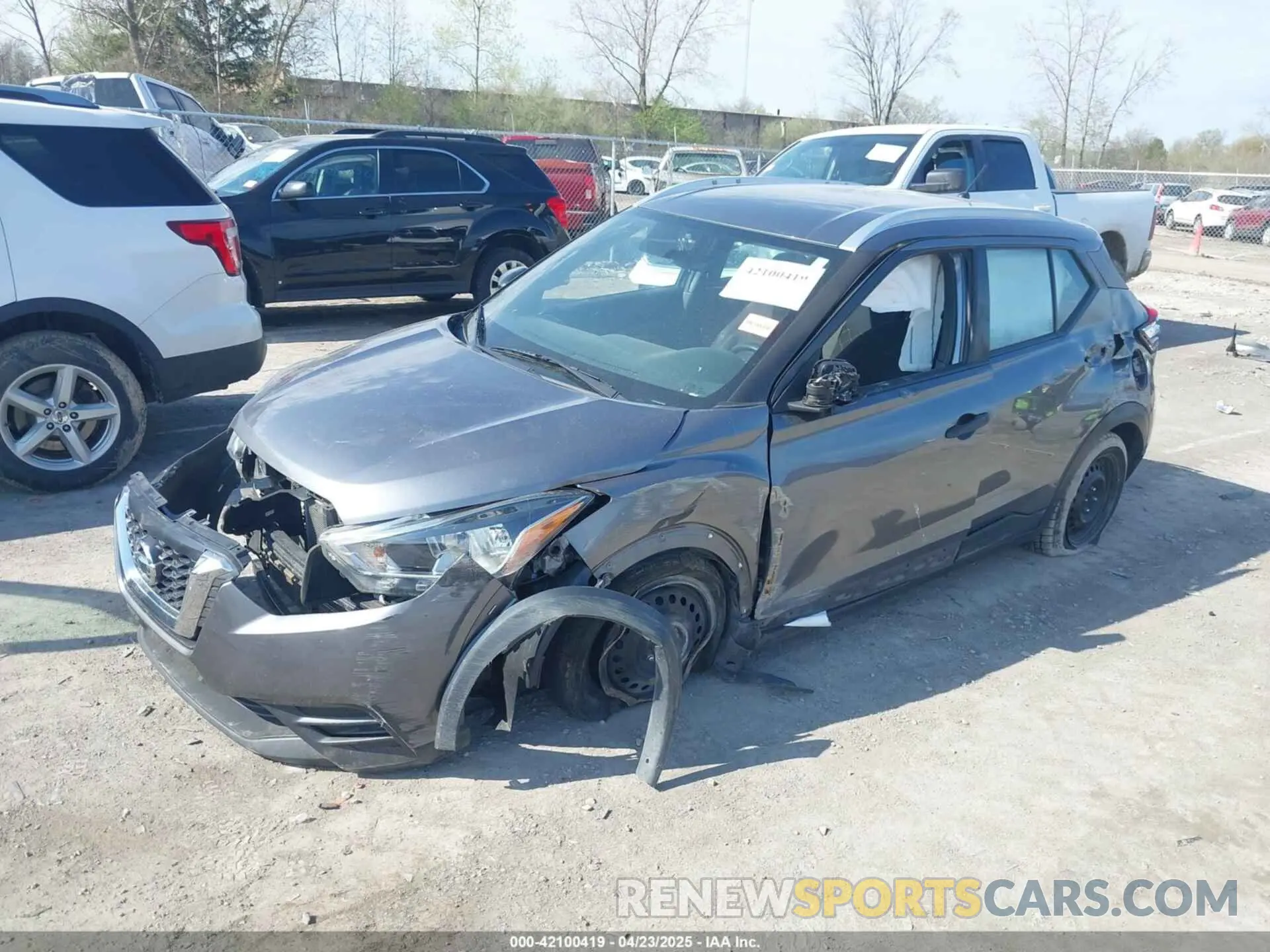 2 Photograph of a damaged car 3N1CP5CU0KL470140 NISSAN KICKS 2019