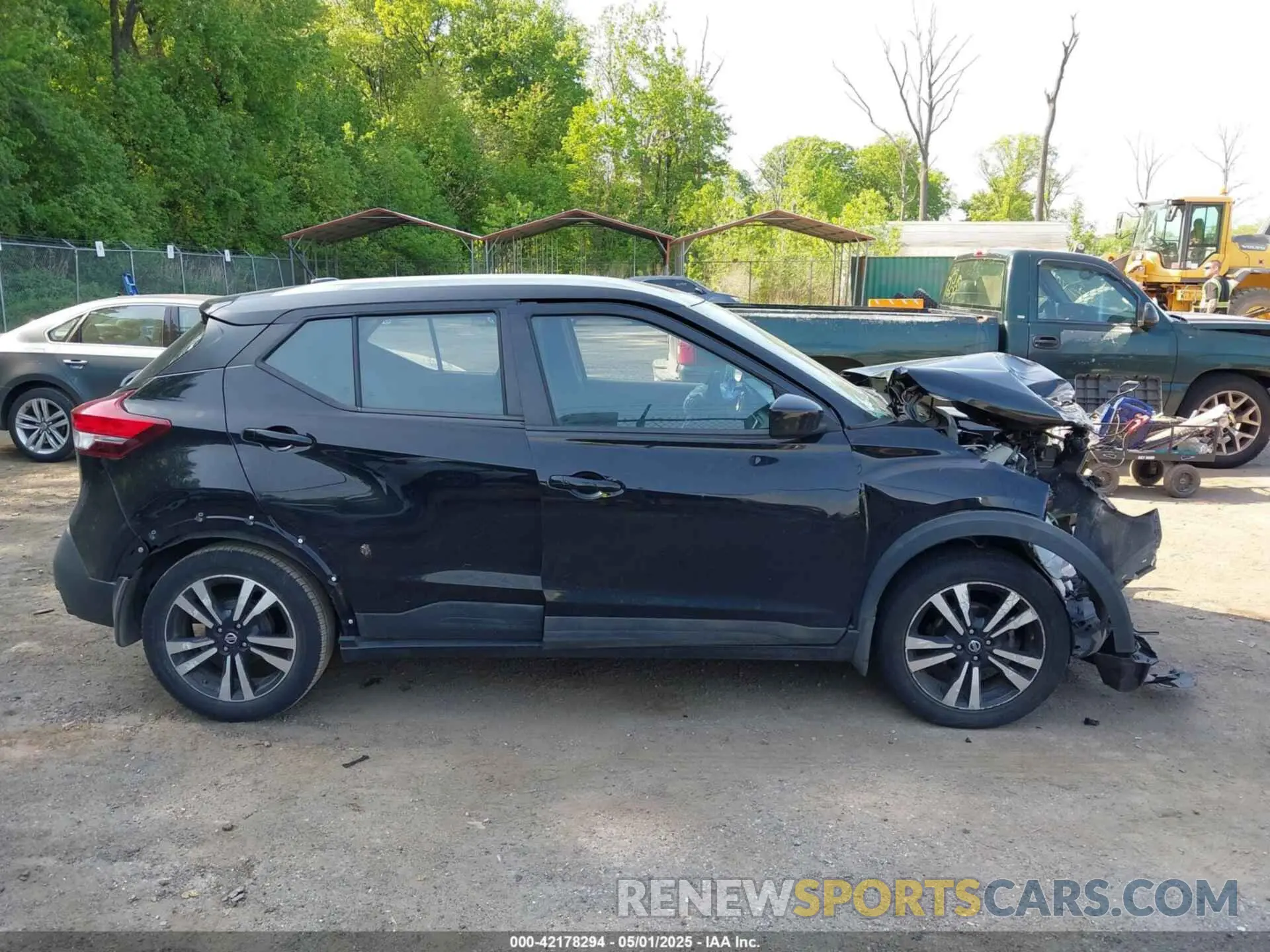 13 Photograph of a damaged car 3N1CP5CU0KL477623 NISSAN KICKS 2019