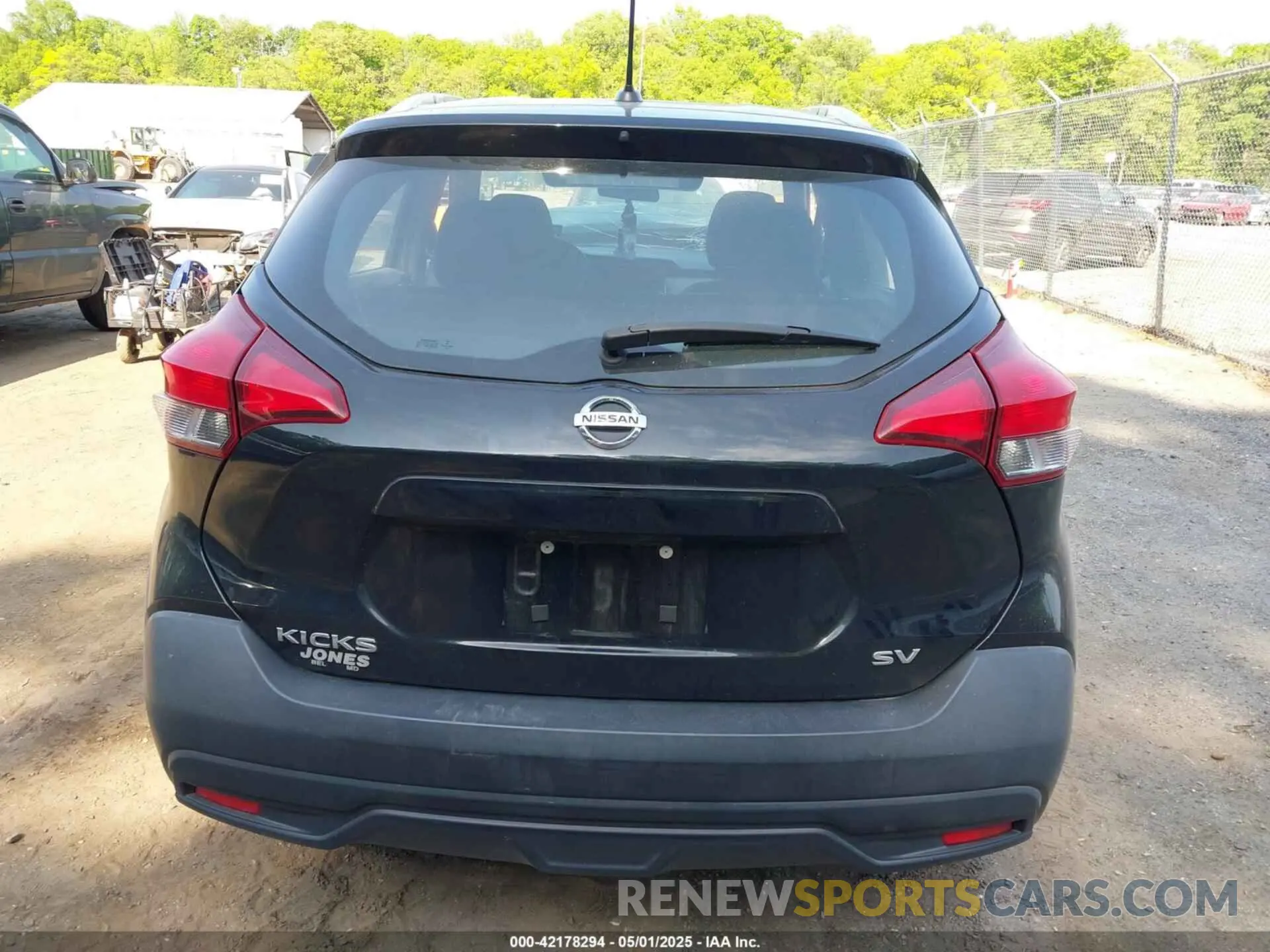 16 Photograph of a damaged car 3N1CP5CU0KL477623 NISSAN KICKS 2019