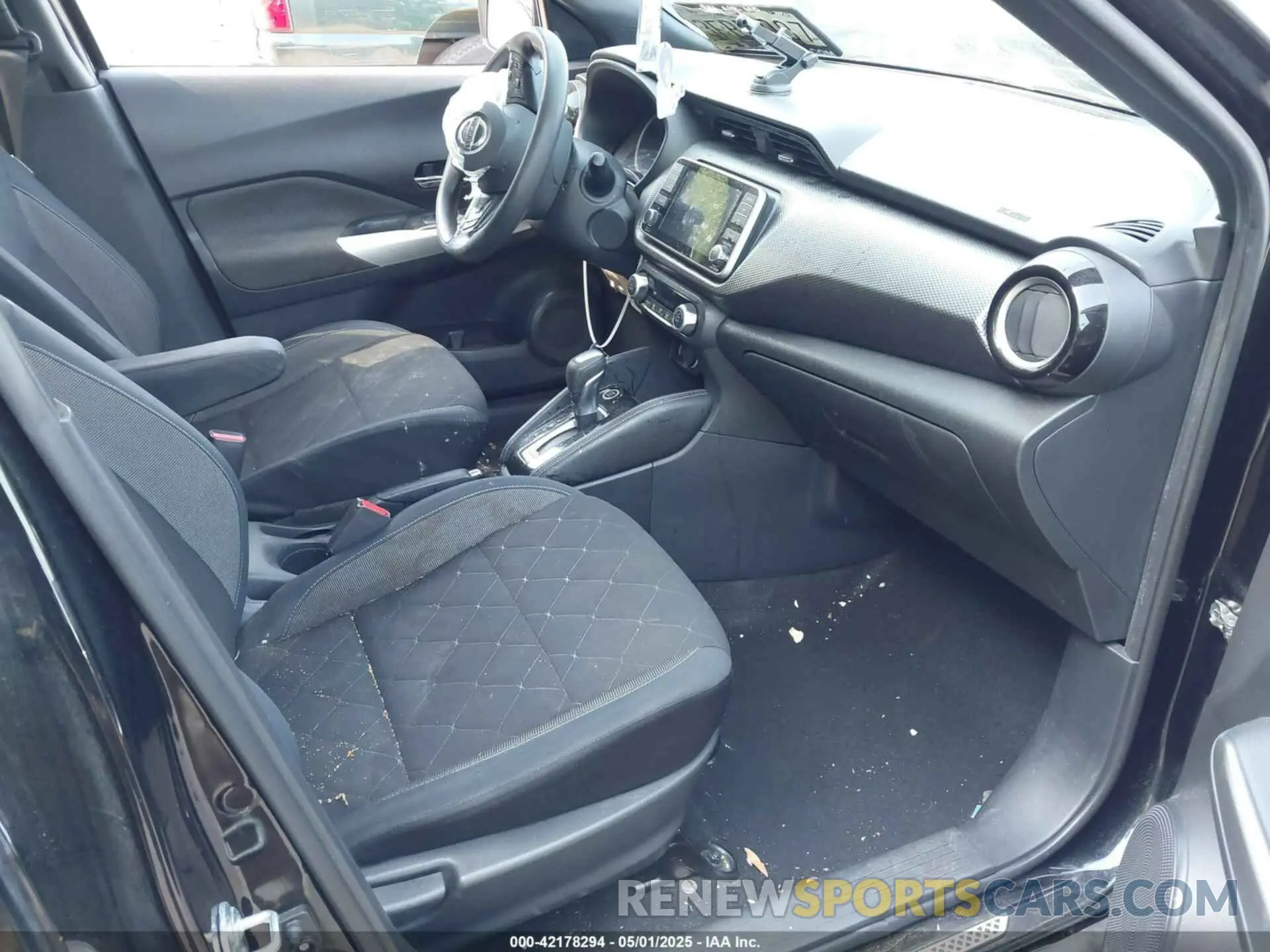 5 Photograph of a damaged car 3N1CP5CU0KL477623 NISSAN KICKS 2019
