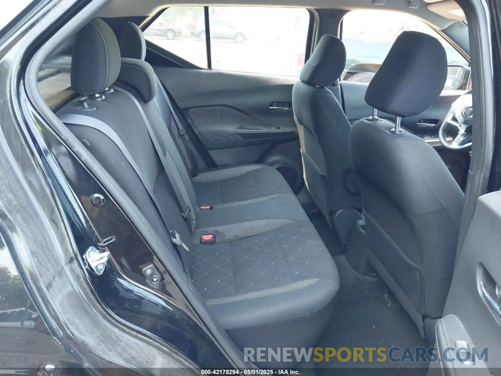 8 Photograph of a damaged car 3N1CP5CU0KL477623 NISSAN KICKS 2019