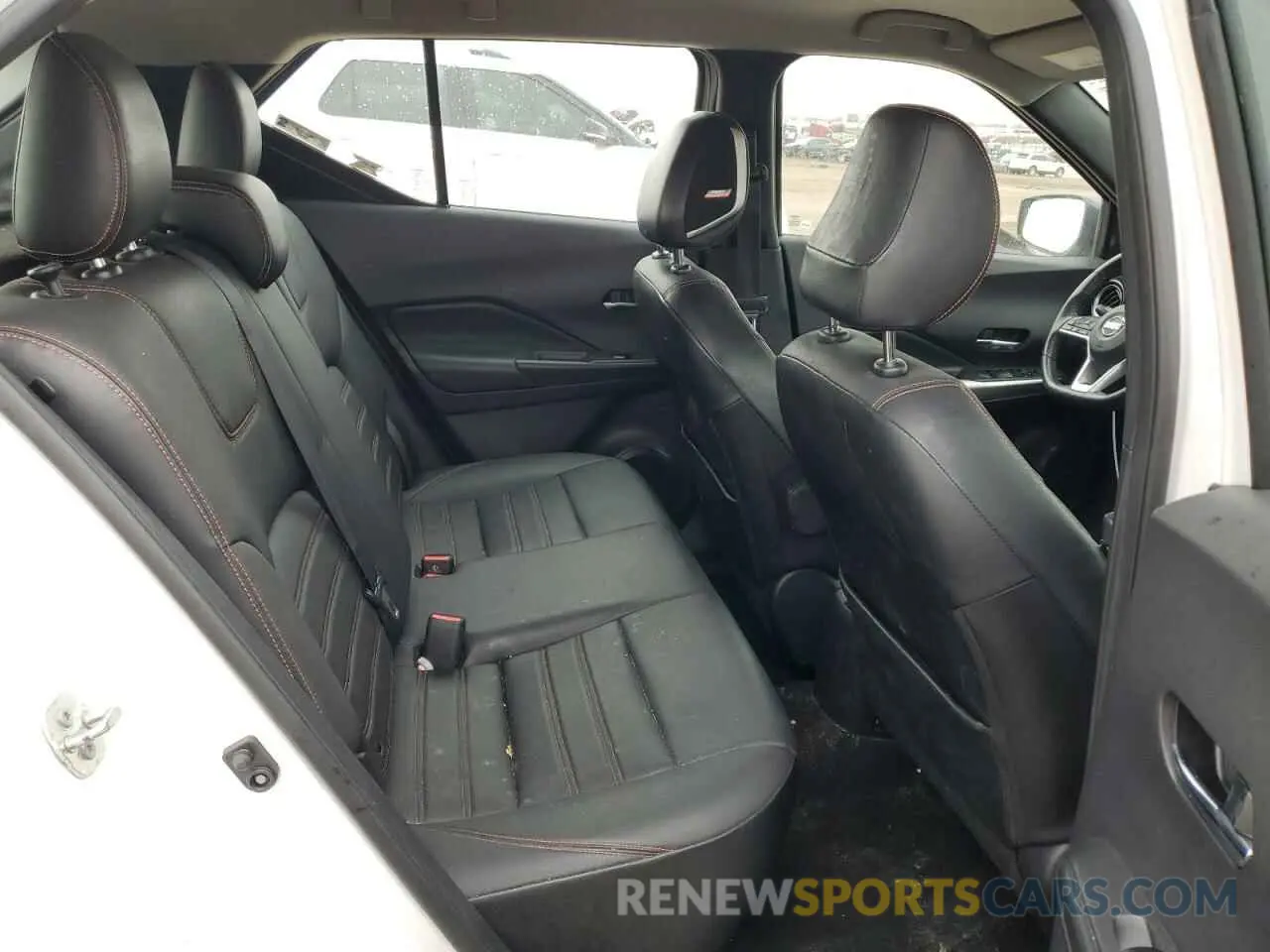 10 Photograph of a damaged car 3N1CP5CU0KL488427 NISSAN KICKS 2019