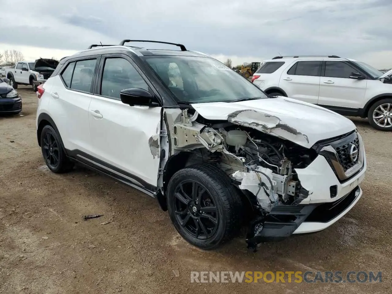 4 Photograph of a damaged car 3N1CP5CU0KL488427 NISSAN KICKS 2019