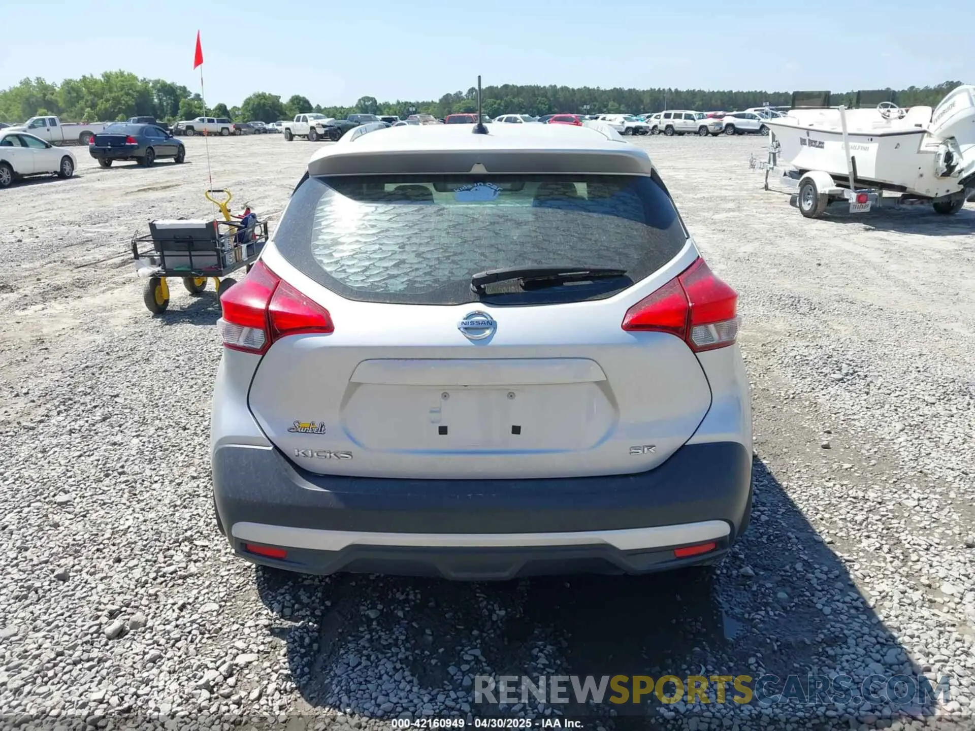 16 Photograph of a damaged car 3N1CP5CU0KL498990 NISSAN KICKS 2019